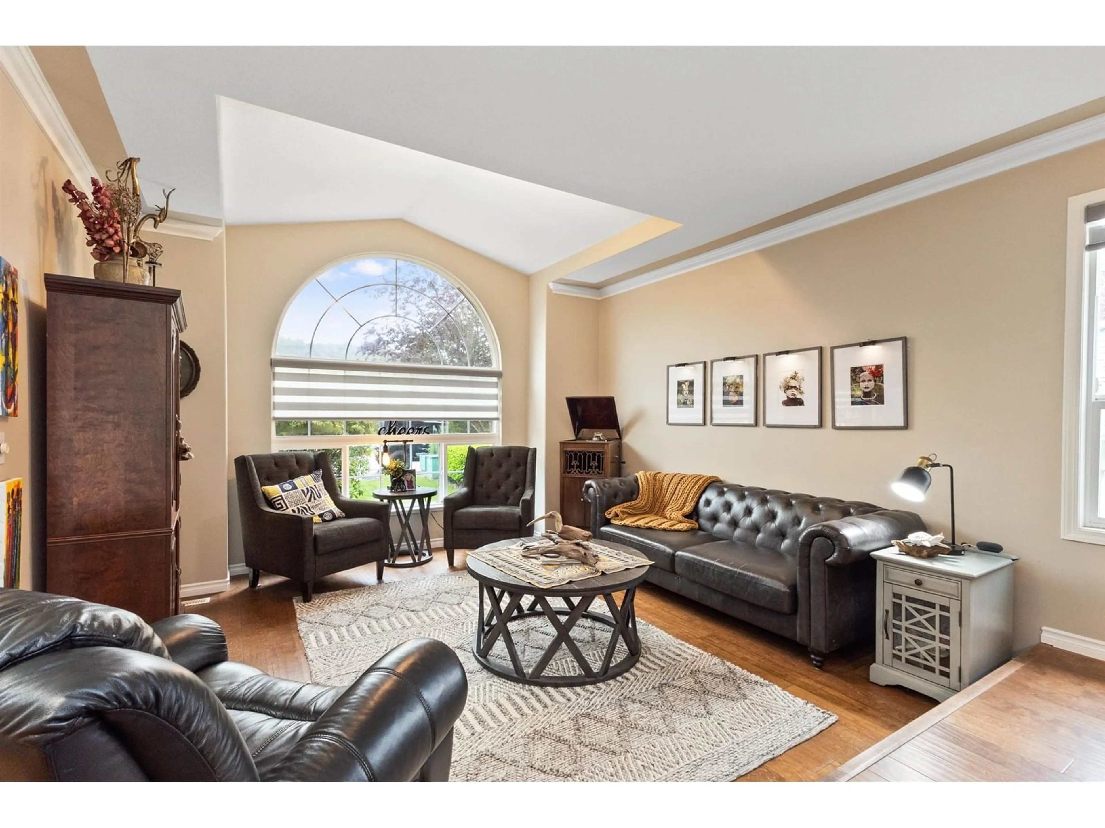 Living room with furniture, unknown for 5547 TESKEY ROAD, Chilliwack British Columbia V2R3Y7
