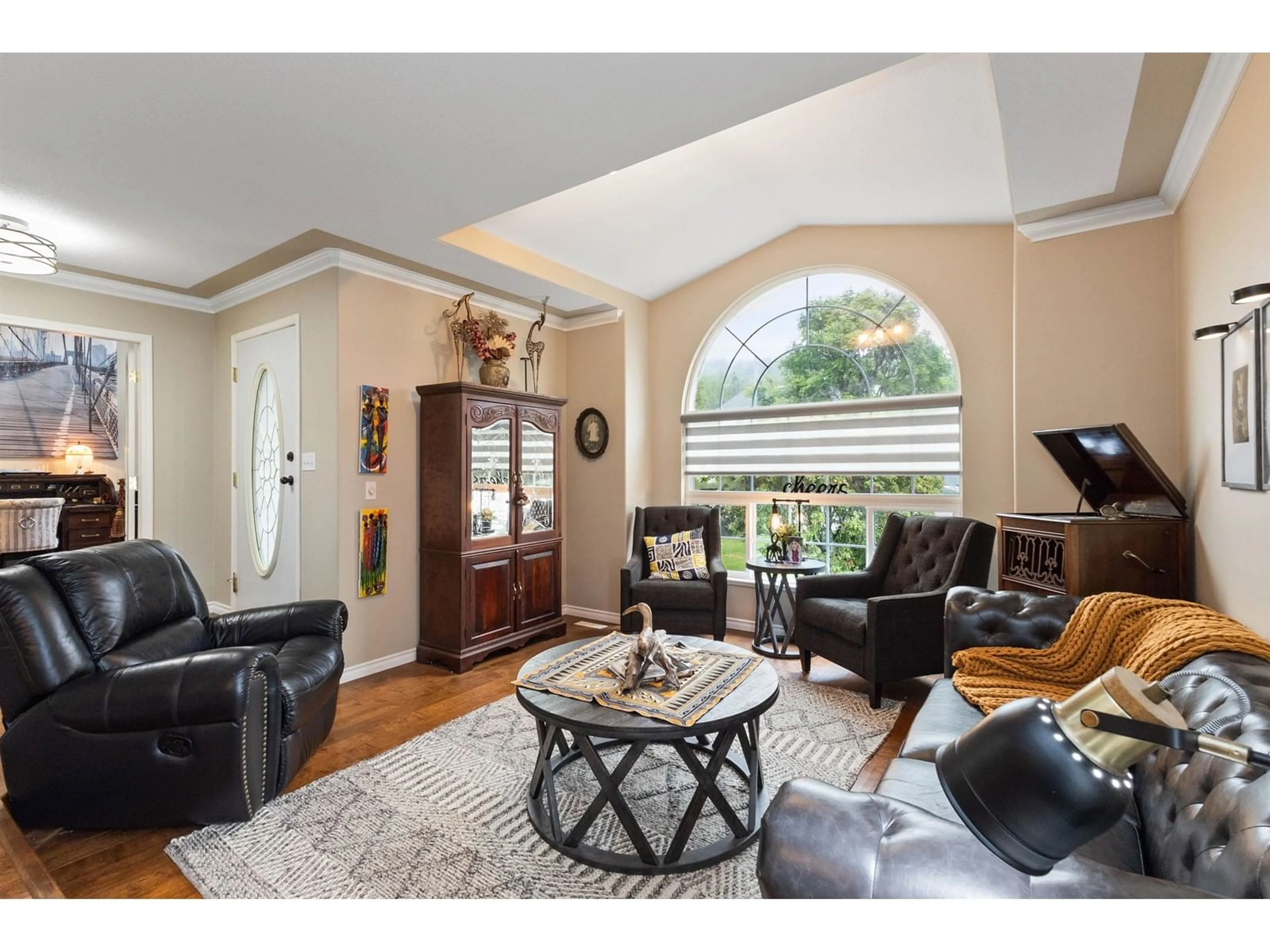 Living room with furniture, unknown for 5547 TESKEY ROAD, Chilliwack British Columbia V2R3Y7