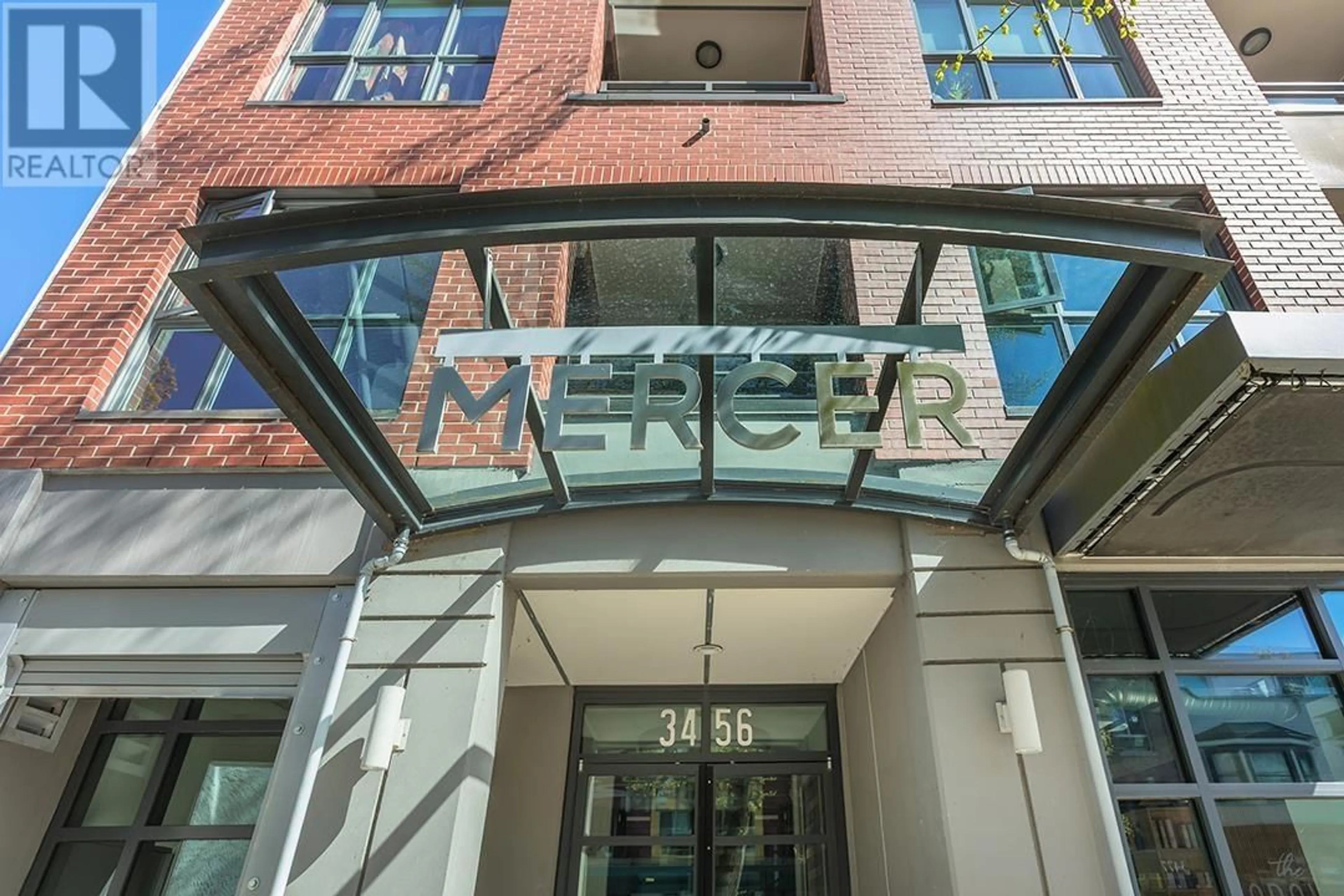 Indoor foyer for 309 - 3456 COMMERCIAL STREET, Vancouver British Columbia V5N4E9