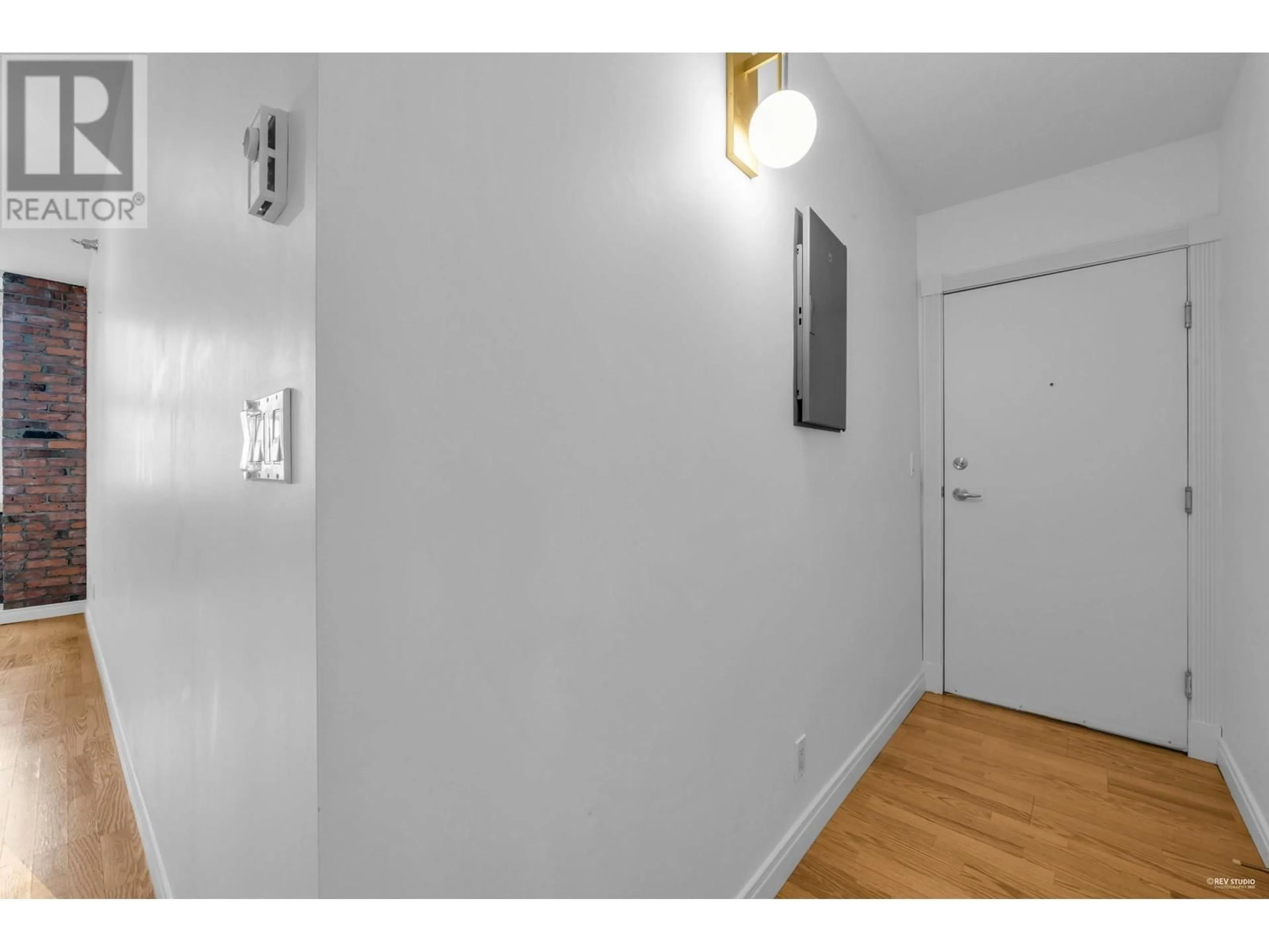 Indoor entryway for 301 - 233 ABBOTT STREET, Vancouver British Columbia V6B2K7