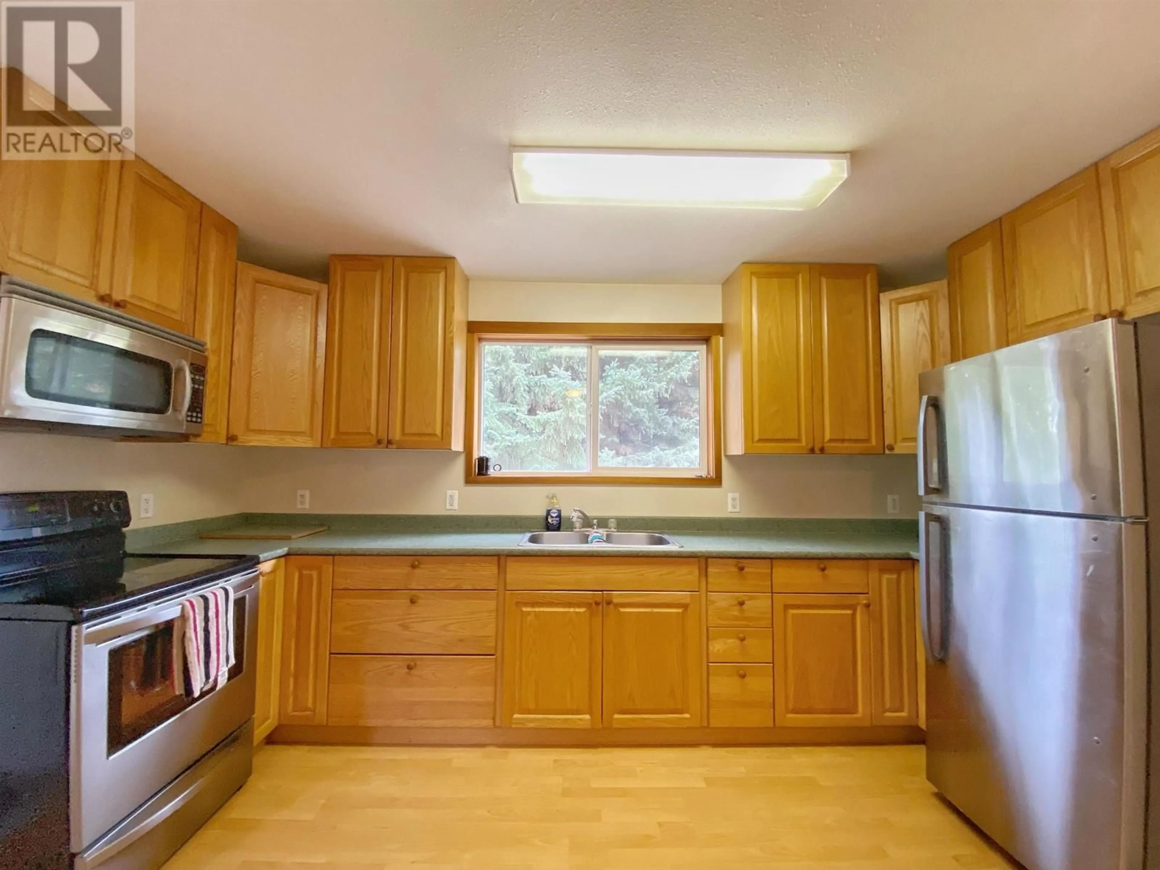 Standard kitchen, unknown for 1555 WALKER ROAD, Hazelton British Columbia V0J2J1