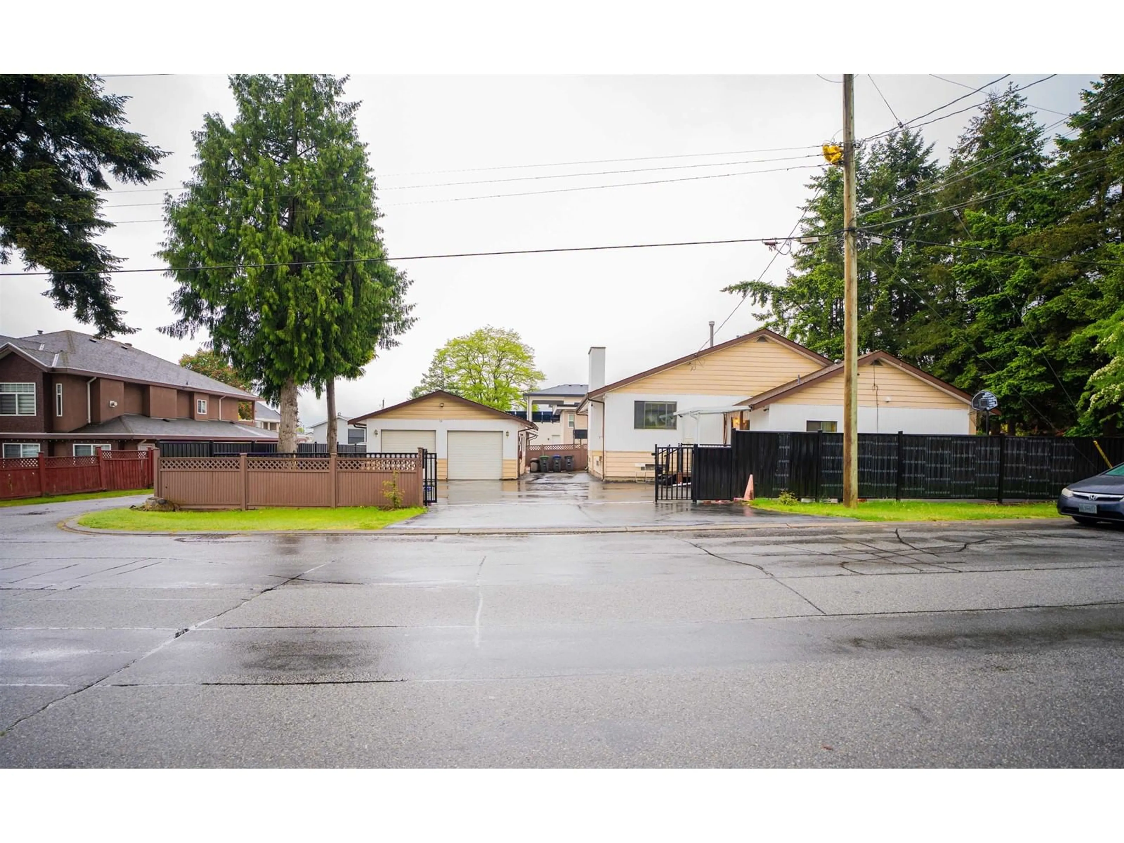 Unknown for 9290 128, Surrey British Columbia V3V5N2