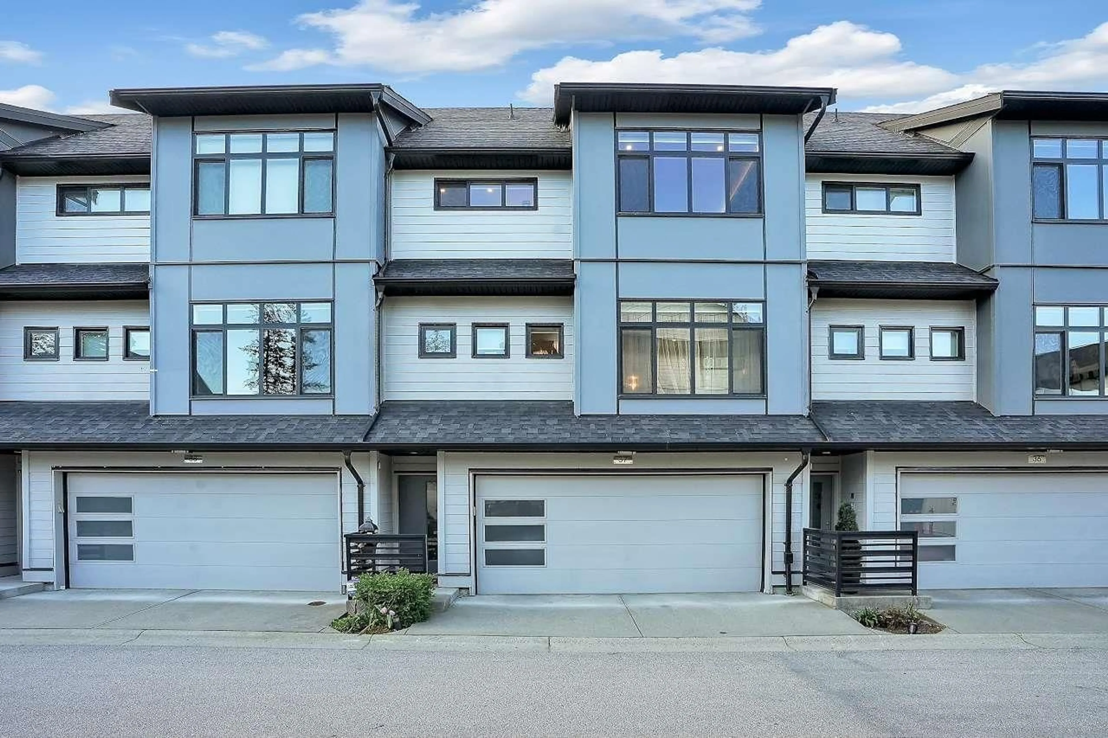 Home with vinyl exterior material, street for 37 - 15177 60, Surrey British Columbia V3S7B3