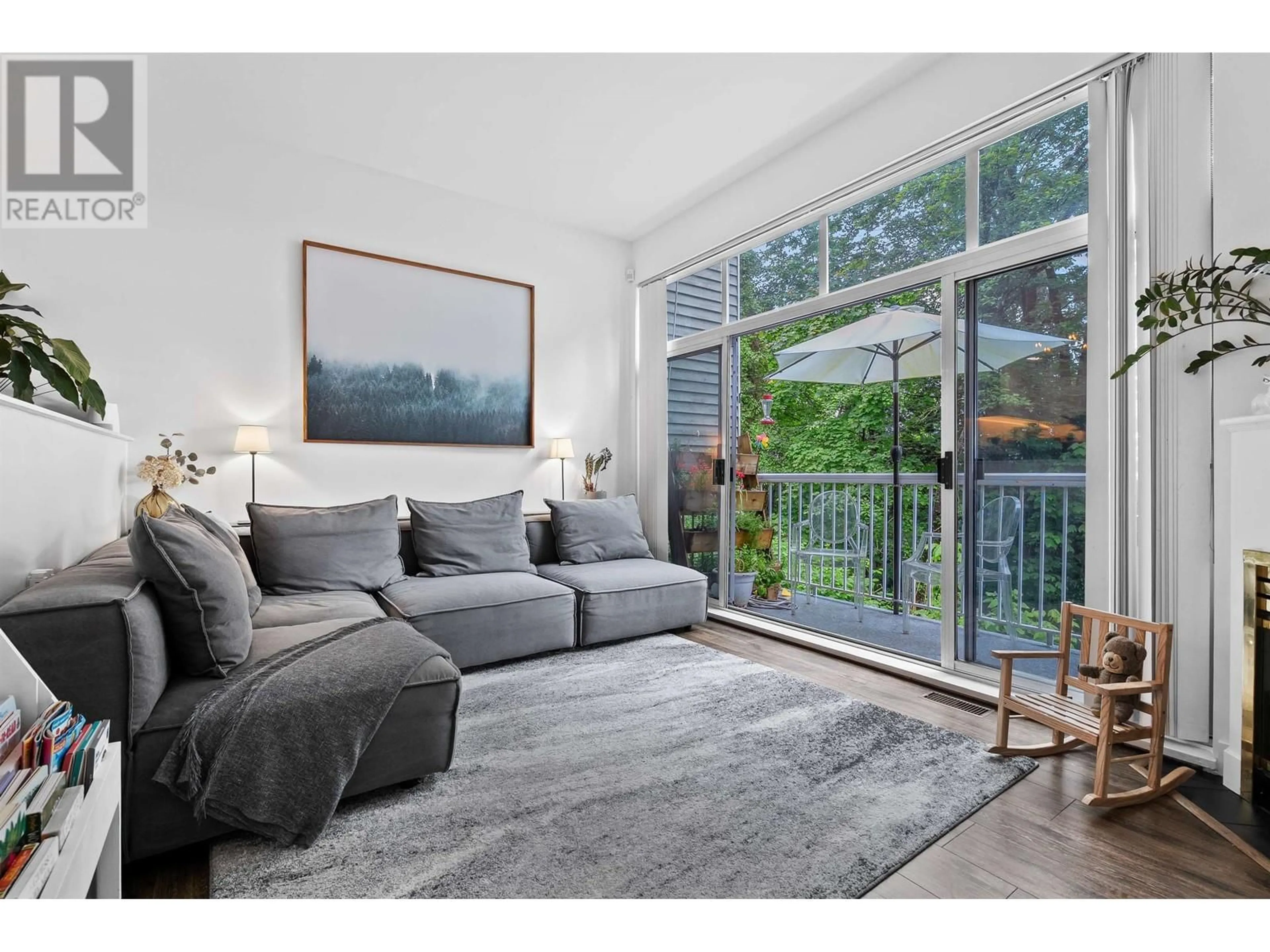 Living room with furniture, unknown for 3372 COBBLESTONE AVENUE, Vancouver British Columbia V5S4S4