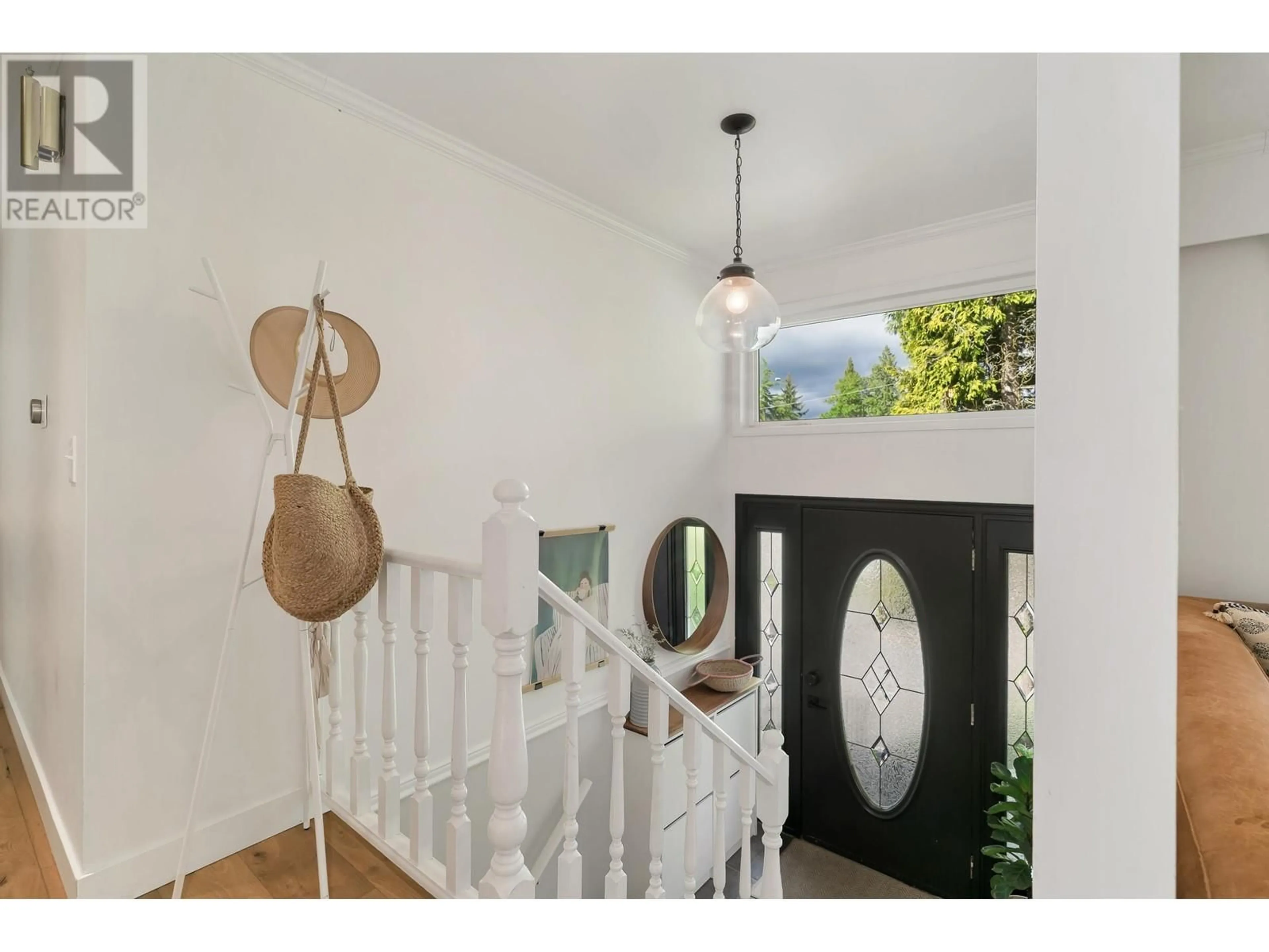 Indoor entryway for 960 THERMAL DRIVE, Coquitlam British Columbia V3J6S1