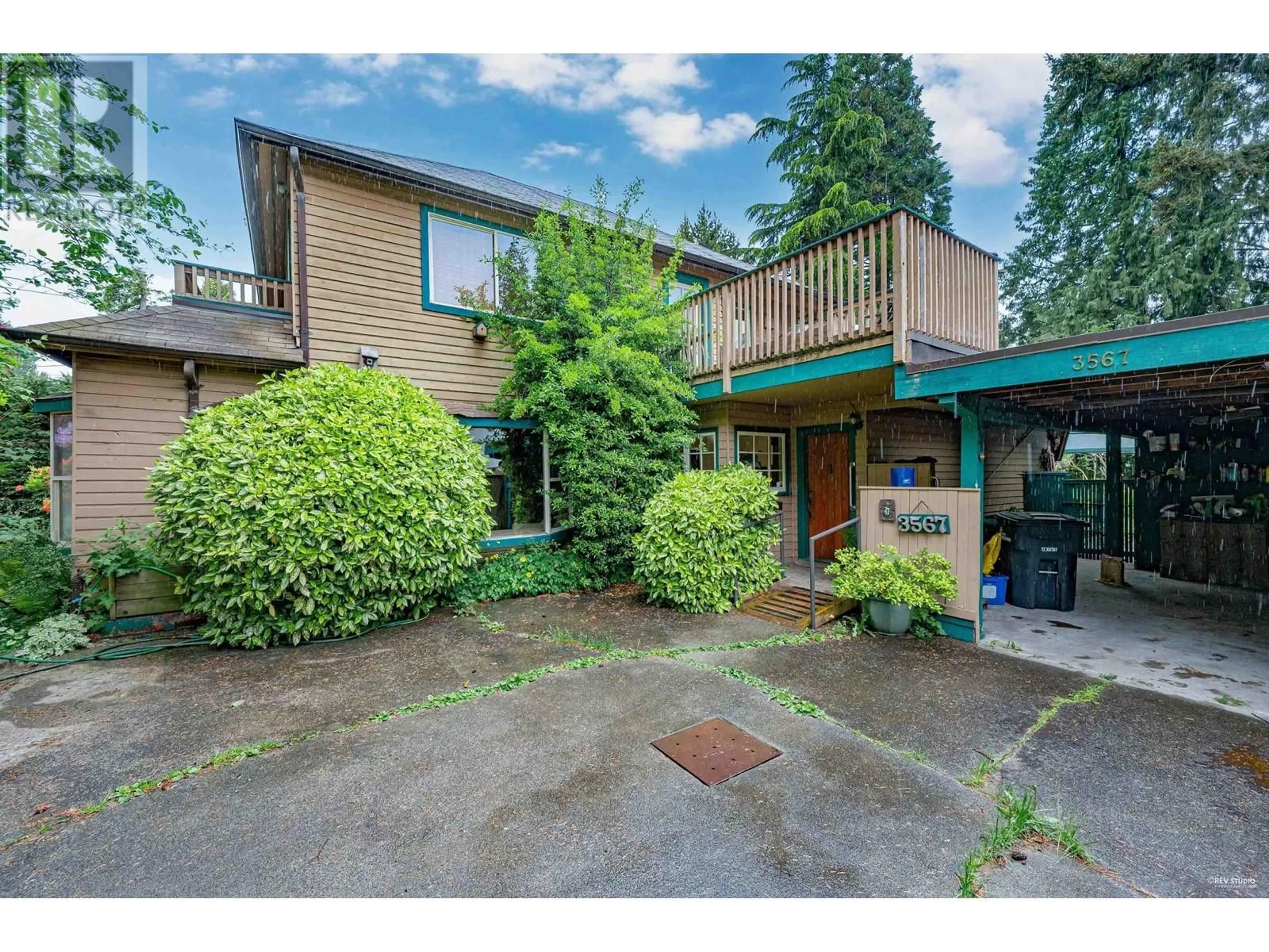 A pic from outside/outdoor area/front of a property/back of a property/a pic from drone, unknown for 3567 50TH AVENUE, Vancouver British Columbia V6N3V3