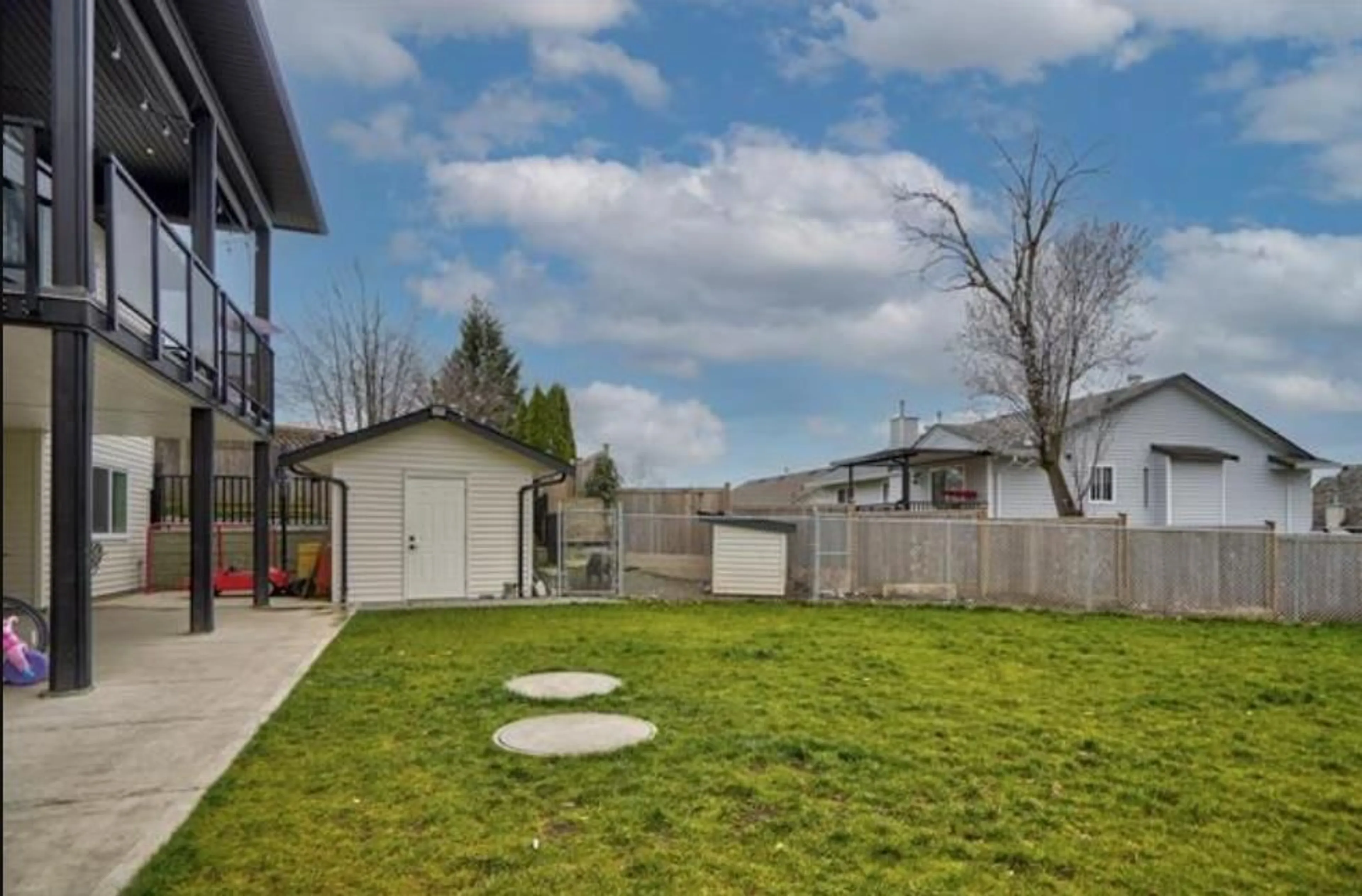 Patio, street for 2975 TOWNLINE, Abbotsford British Columbia V2T5K2