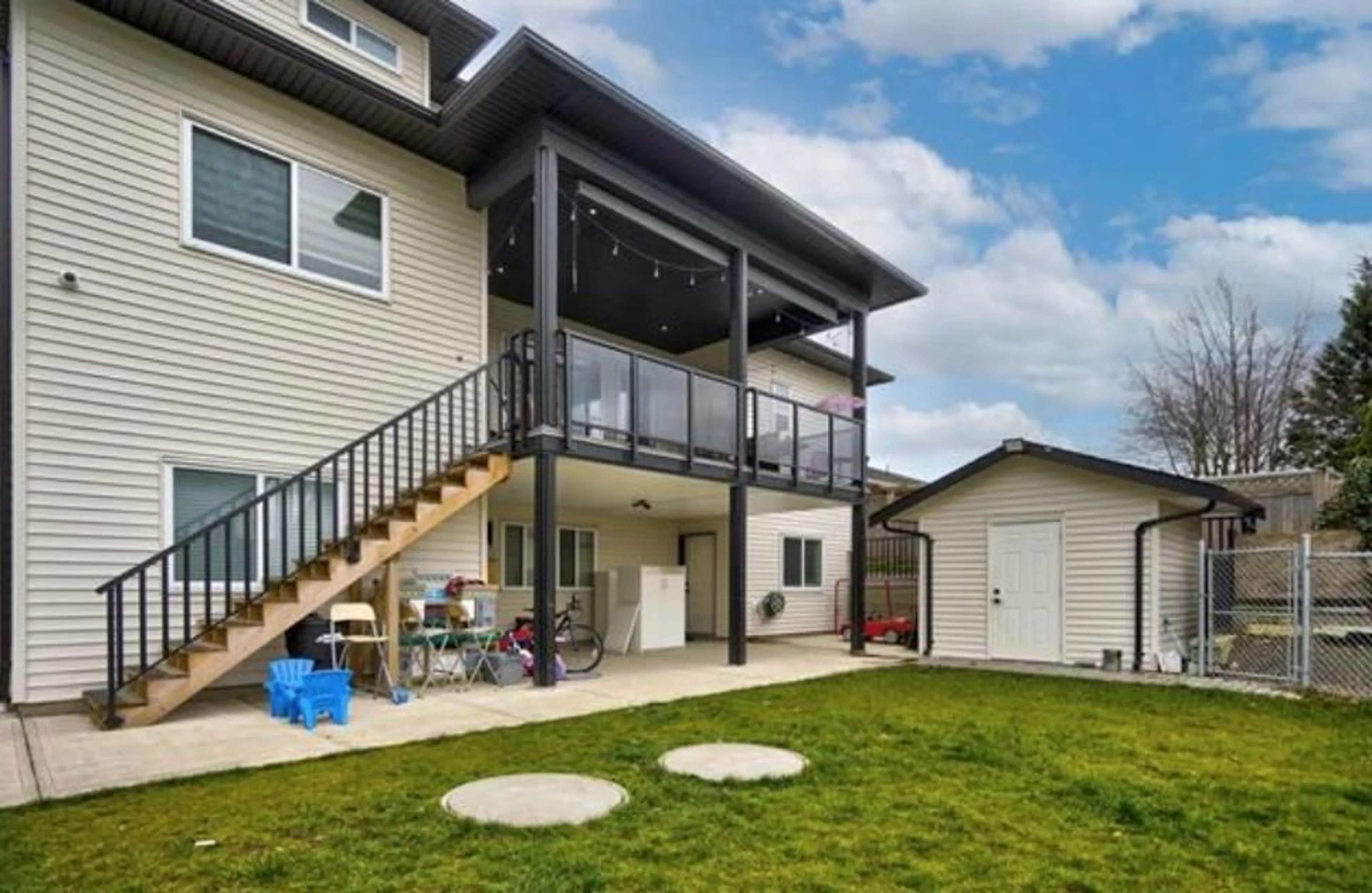 Patio, unknown for 2975 TOWNLINE, Abbotsford British Columbia V2T5K2