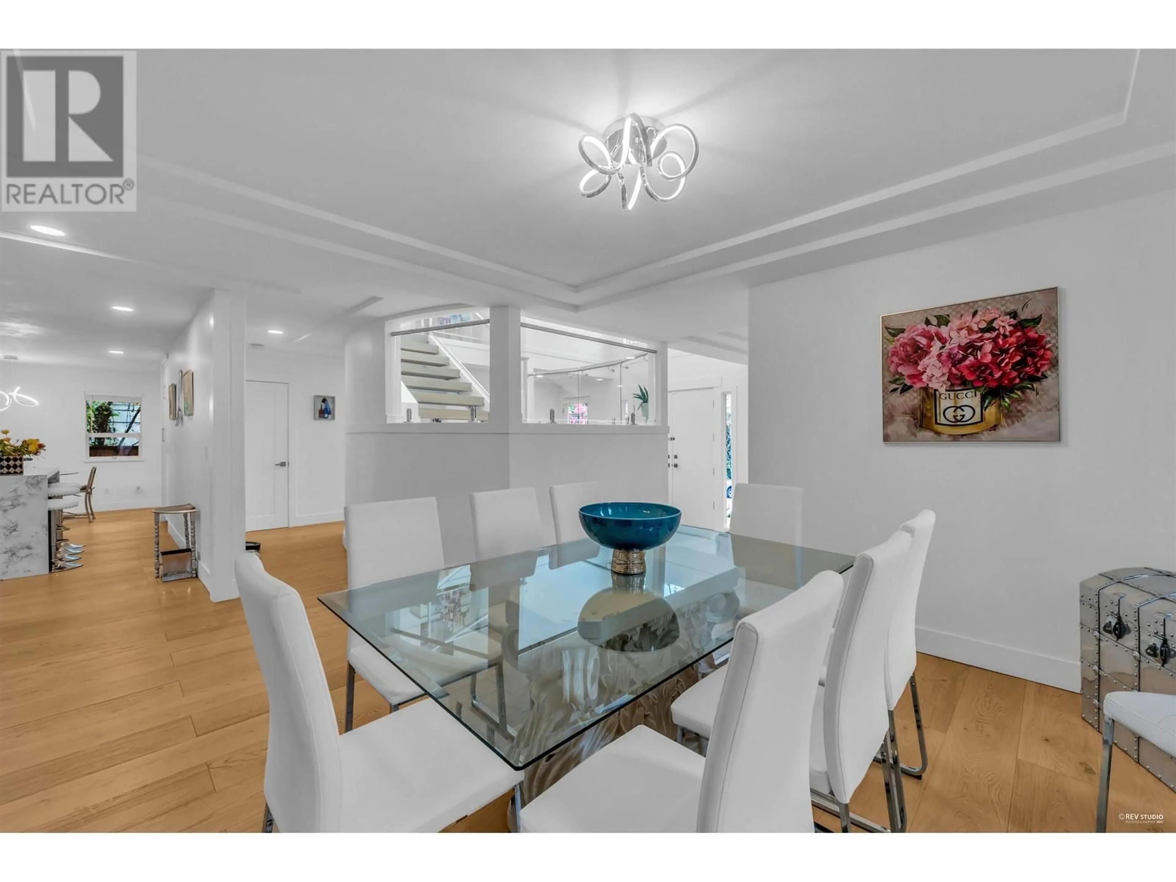 Dining room, wood/laminate floor for 1543 JEFFERSON AVENUE, West Vancouver British Columbia V7V2A2