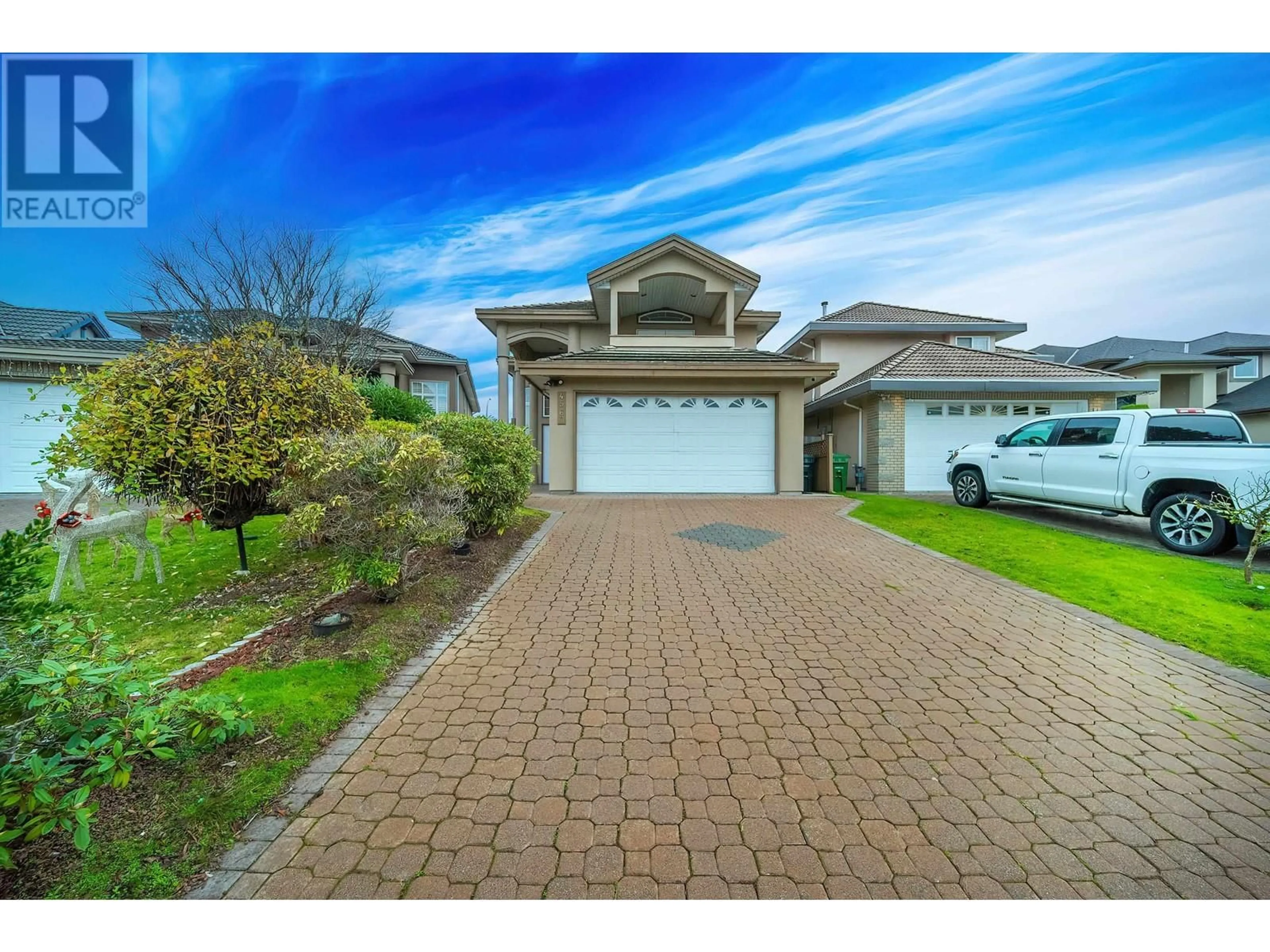 A pic from outside/outdoor area/front of a property/back of a property/a pic from drone, street for 4560 WYNE CRESCENT, Richmond British Columbia V6V2V3