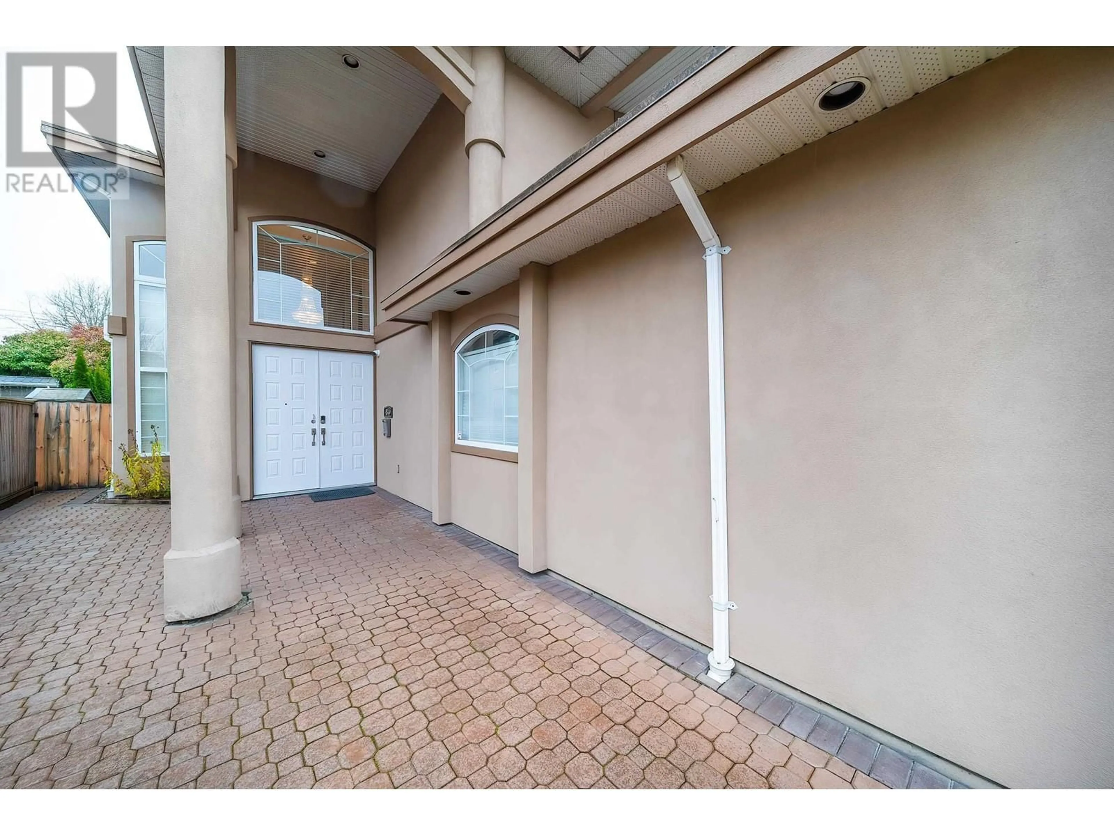 Indoor foyer for 4560 WYNE CRESCENT, Richmond British Columbia V6V2V3
