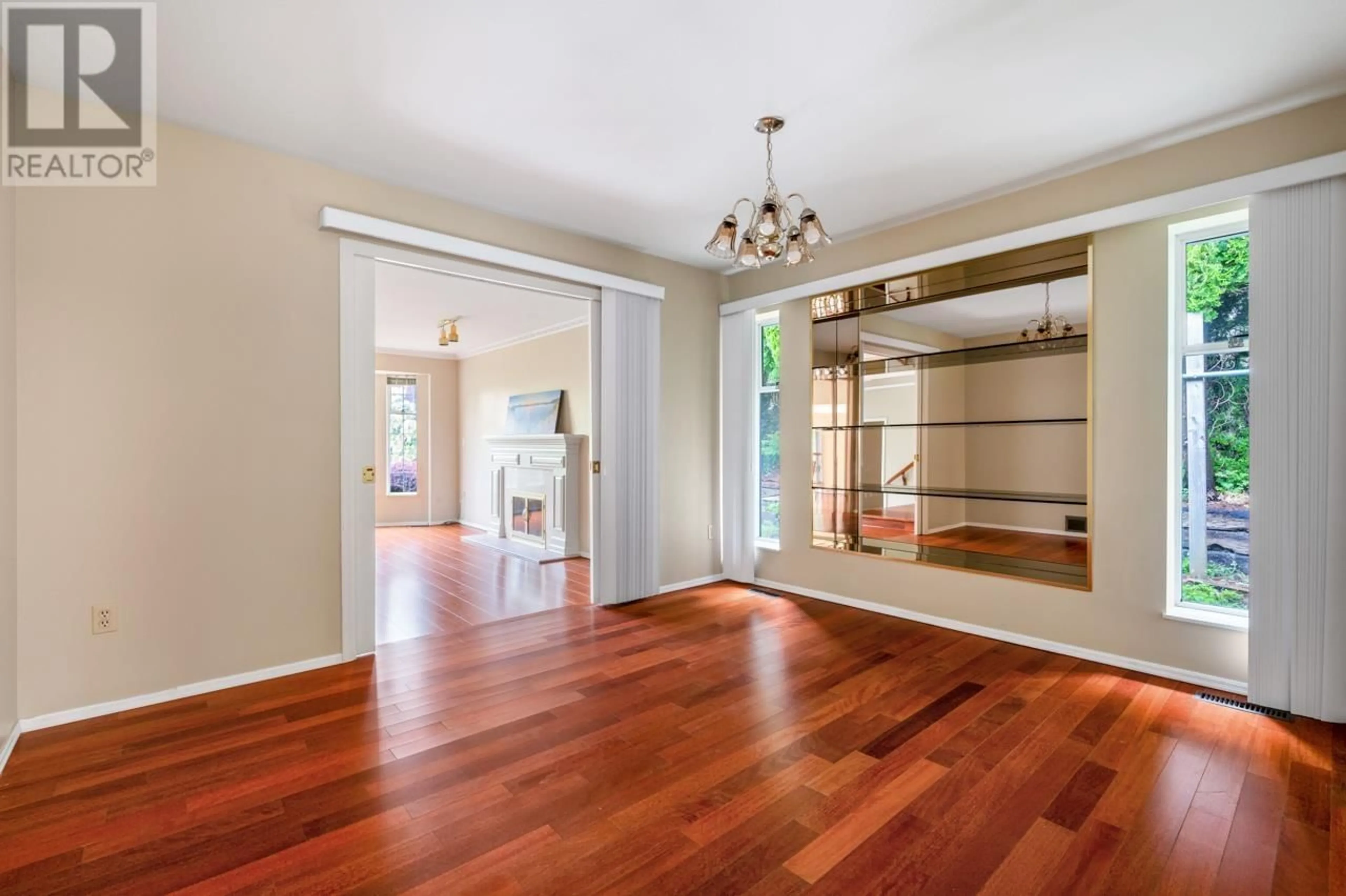 Indoor entryway for 394 HICKEY DRIVE, Coquitlam British Columbia V3K6C6