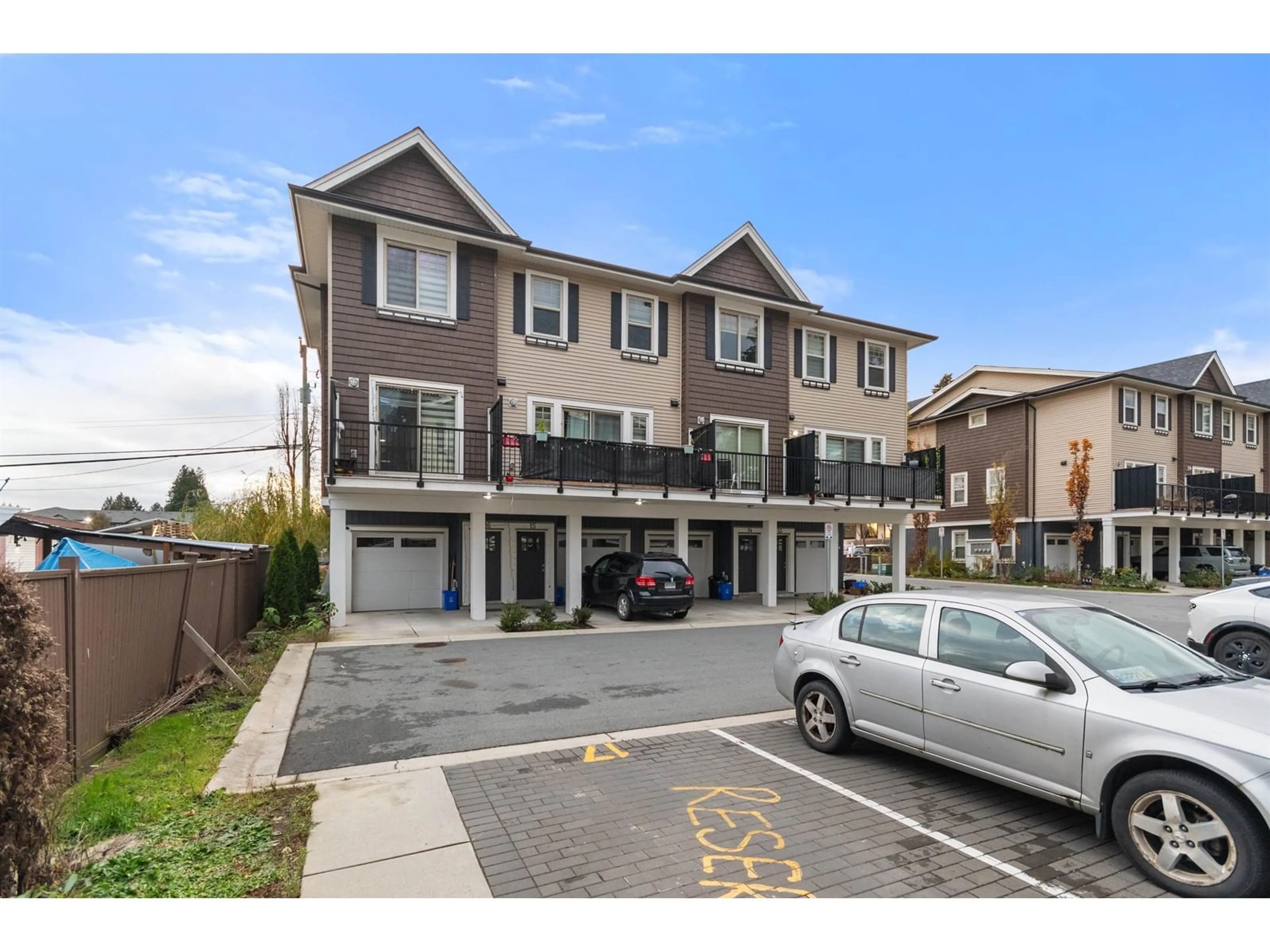 A pic from outside/outdoor area/front of a property/back of a property/a pic from drone, street for 13 - 1950 SALTON, Abbotsford British Columbia V2S0L1