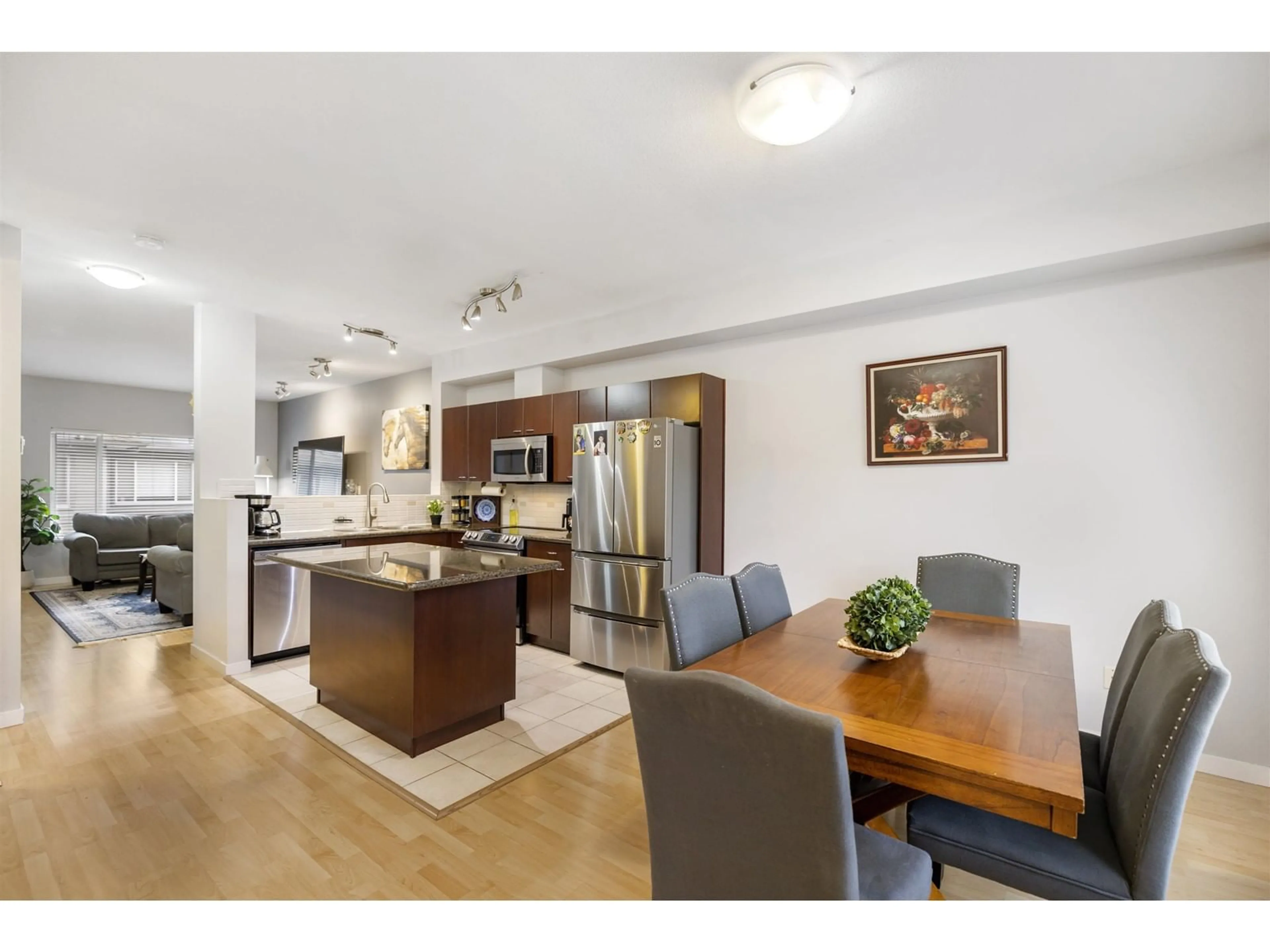 Open concept kitchen, unknown for 116 - 18701 66, Surrey British Columbia V3S4P3