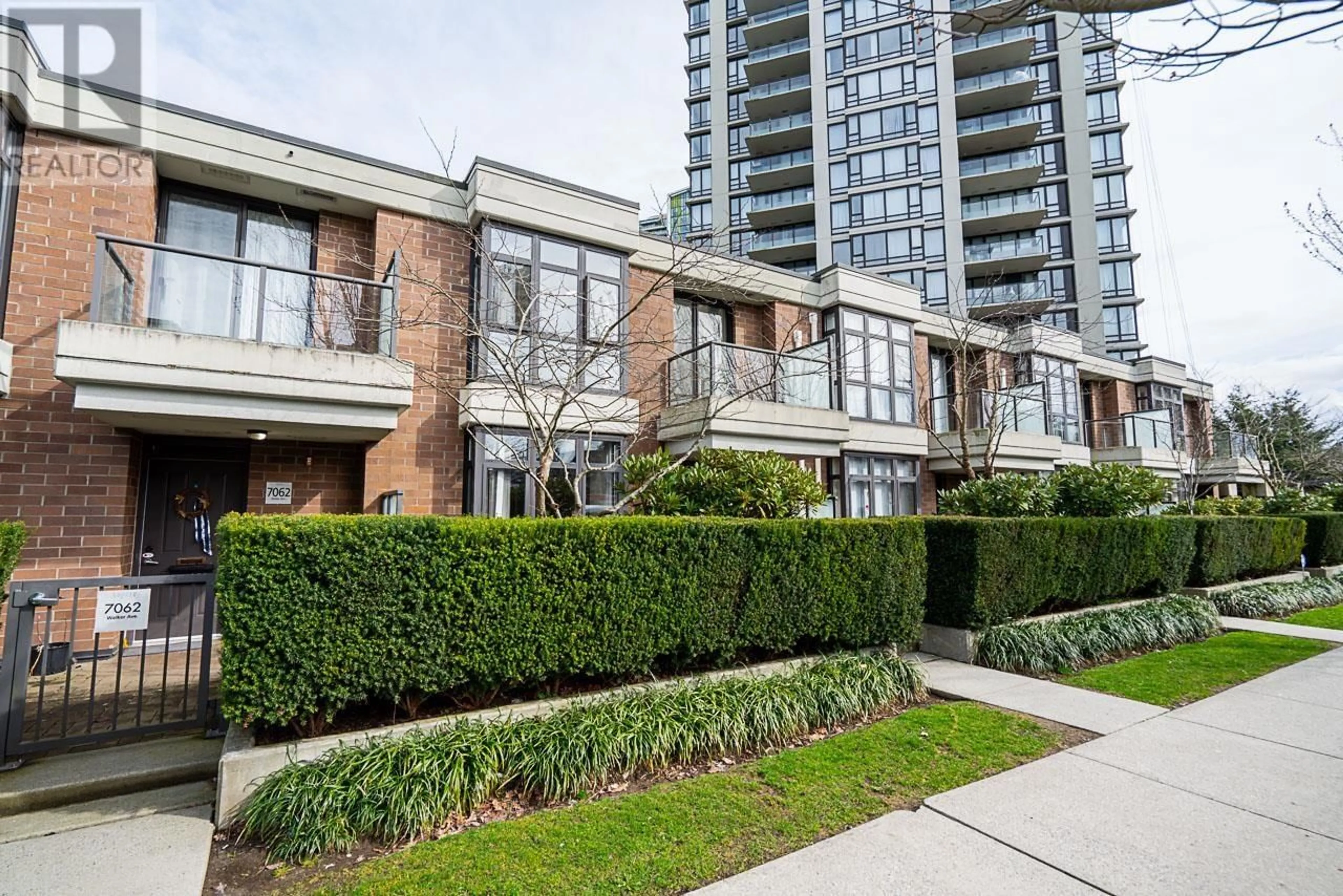 Patio, street for 7064 WALKER AVENUE, Burnaby British Columbia V5E3C5