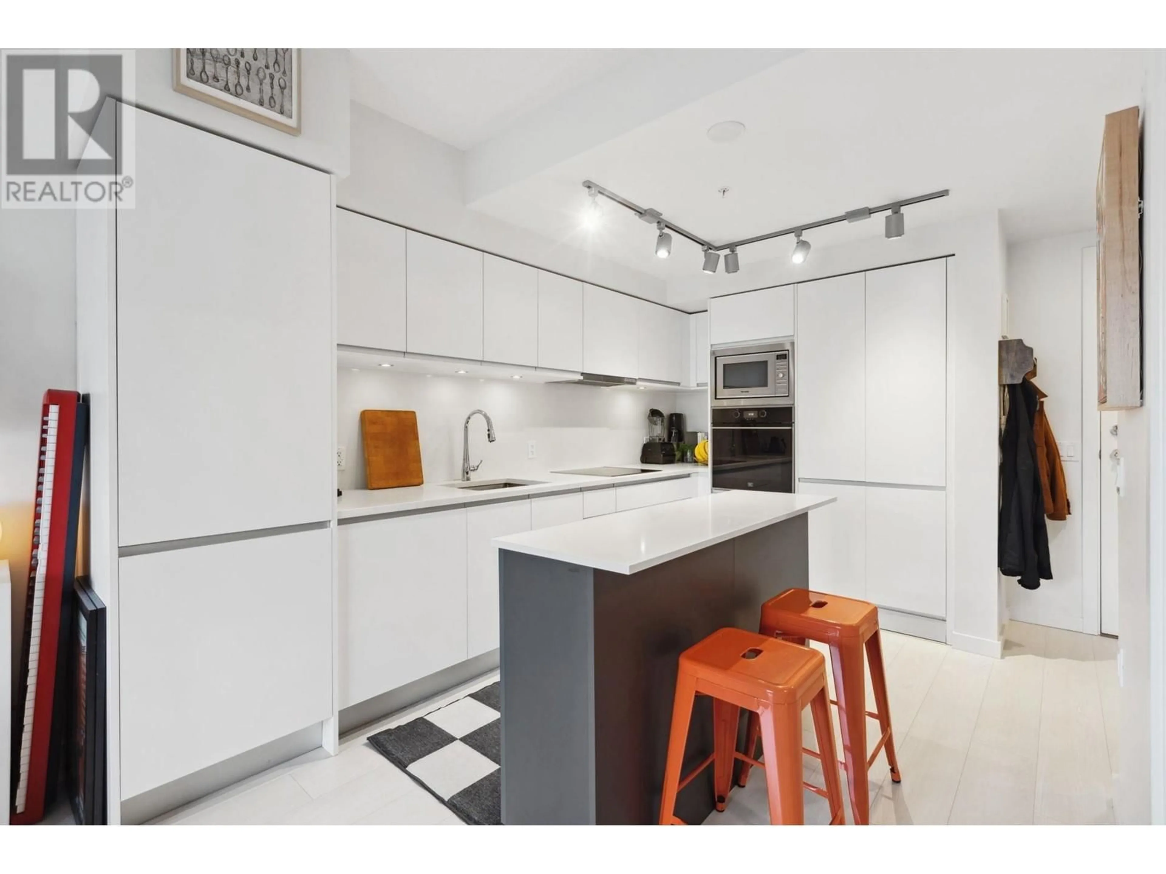 Contemporary kitchen, ceramic/tile floor for 604 - 180 2ND AVENUE, Vancouver British Columbia V5T0K4