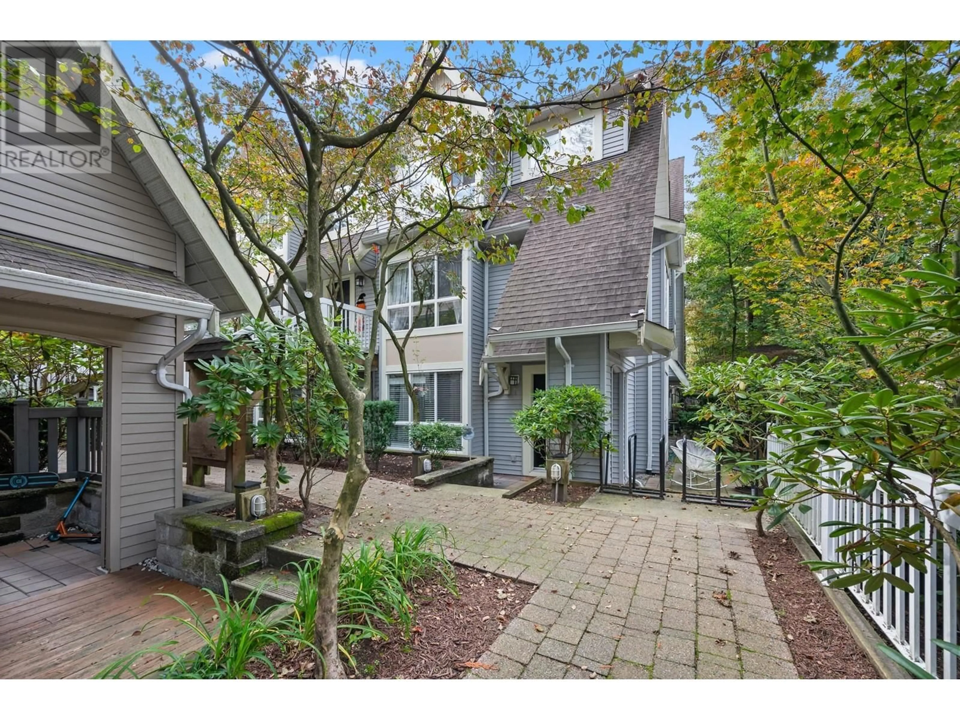 Unknown for 1 - 1075 LYNN VALLEY ROAD, North Vancouver British Columbia V7J1Z6