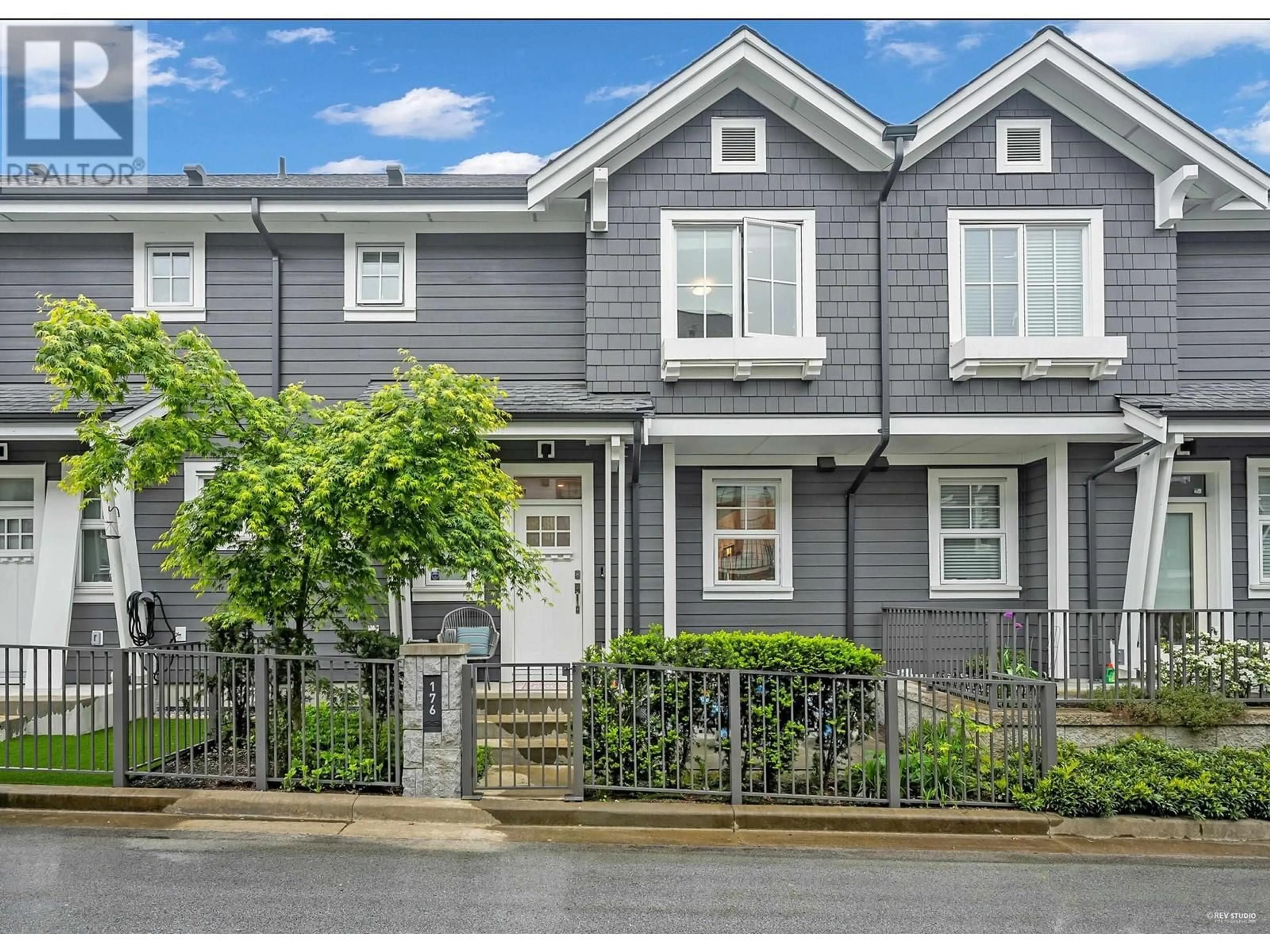 Home with vinyl exterior material, street for 176 - 1290 MITCHELL STREET, Coquitlam British Columbia V3N0N9