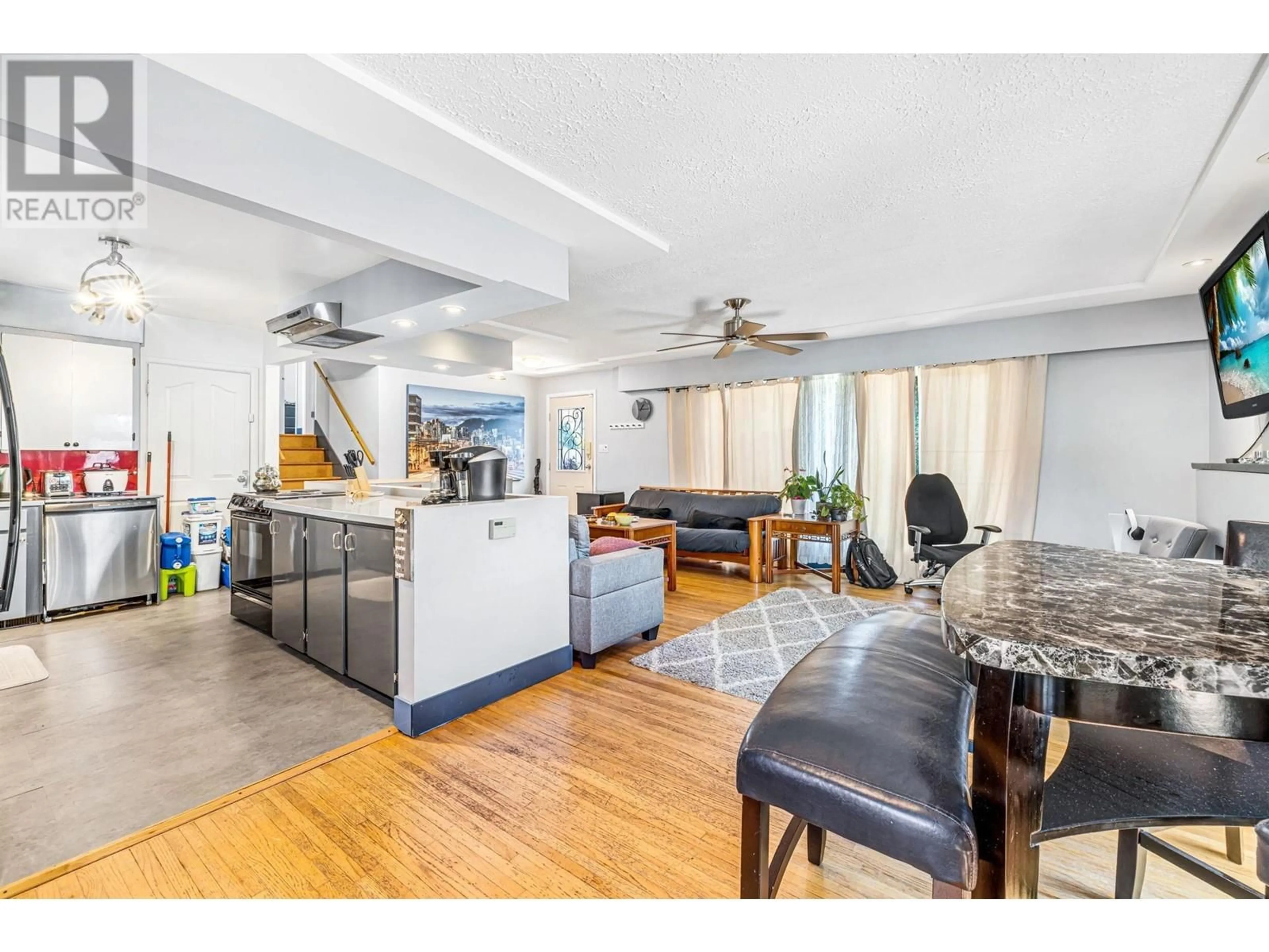 Open concept kitchen, unknown for 2715 COAST MERIDIAN ROAD, Port Coquitlam British Columbia V3B3M6