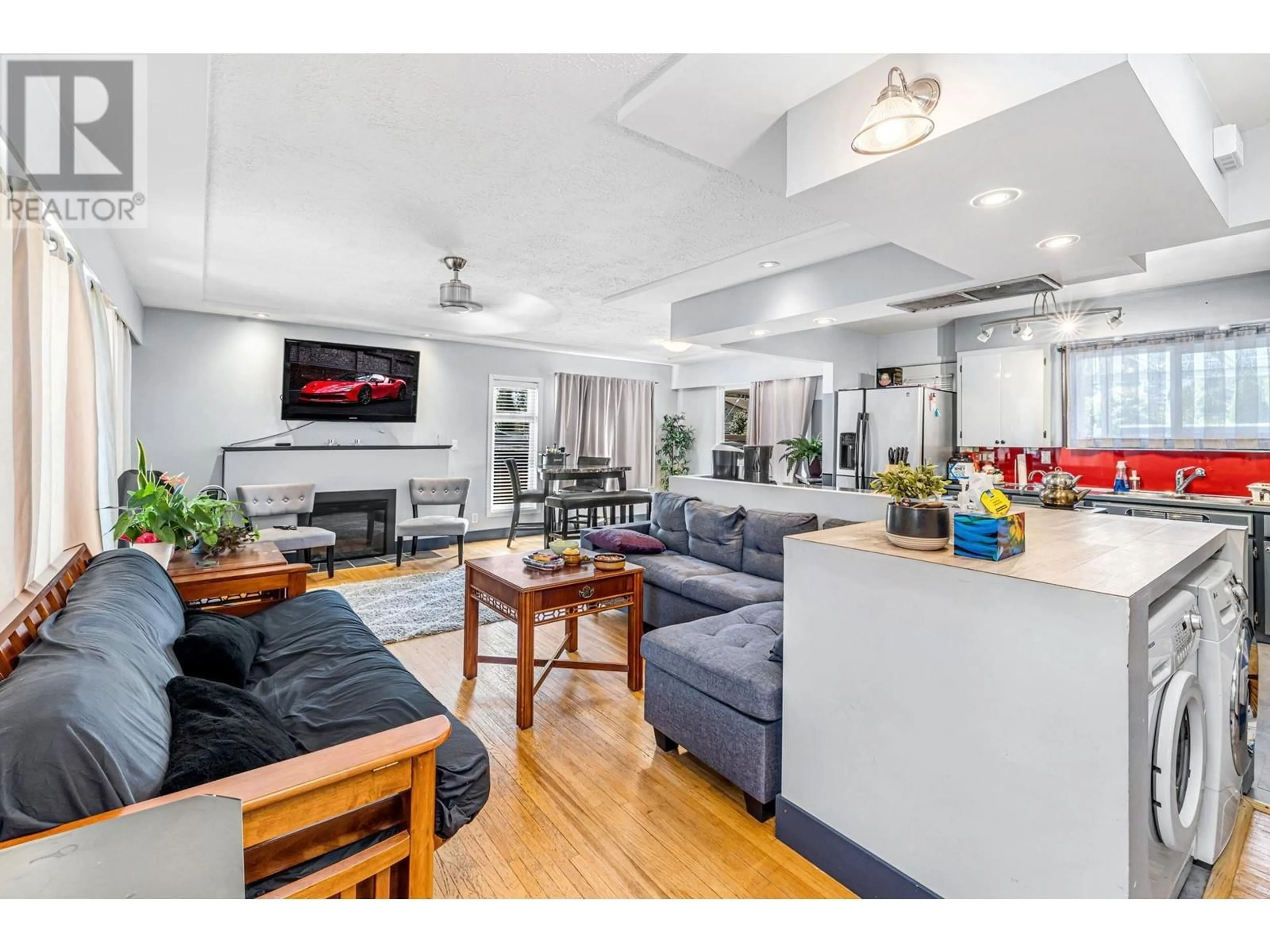 Open concept kitchen, unknown for 2715 COAST MERIDIAN ROAD, Port Coquitlam British Columbia V3B3M6