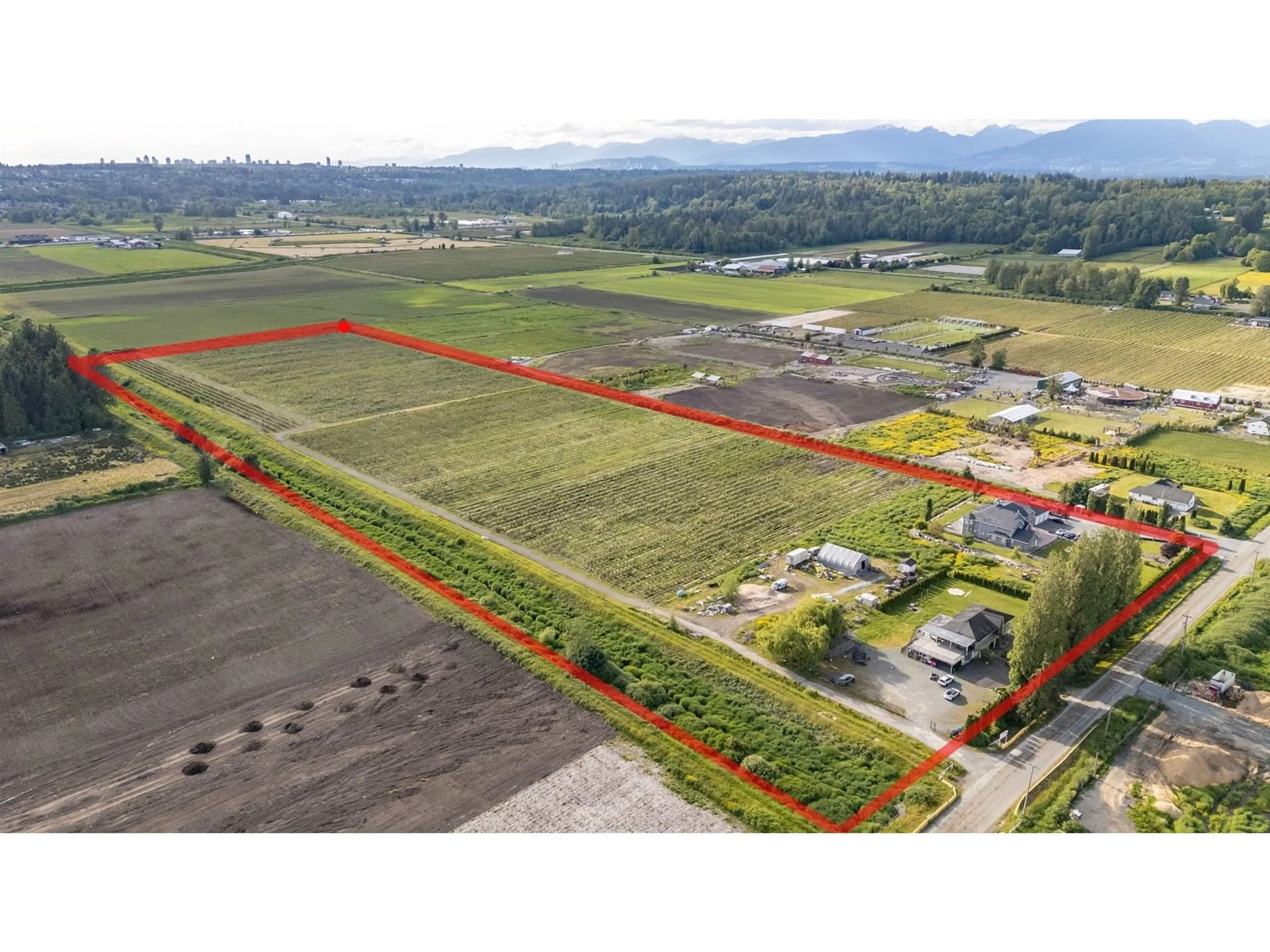 A pic from outside/outdoor area/front of a property/back of a property/a pic from drone, unknown for 8415 184, Surrey British Columbia V4N6G4