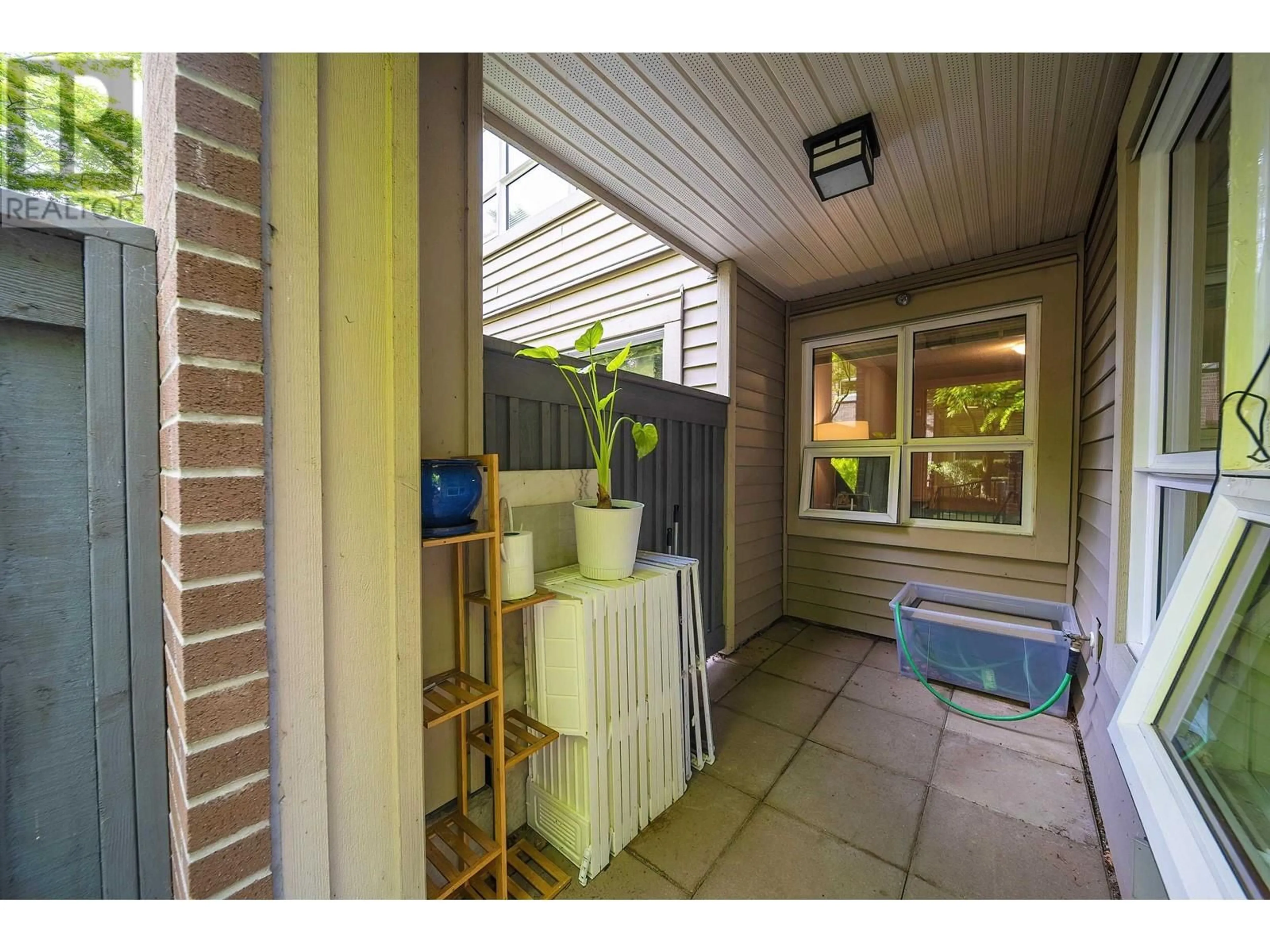 Indoor entryway for 114 - 6828 ECKERSLEY ROAD, Richmond British Columbia V6Y0E8