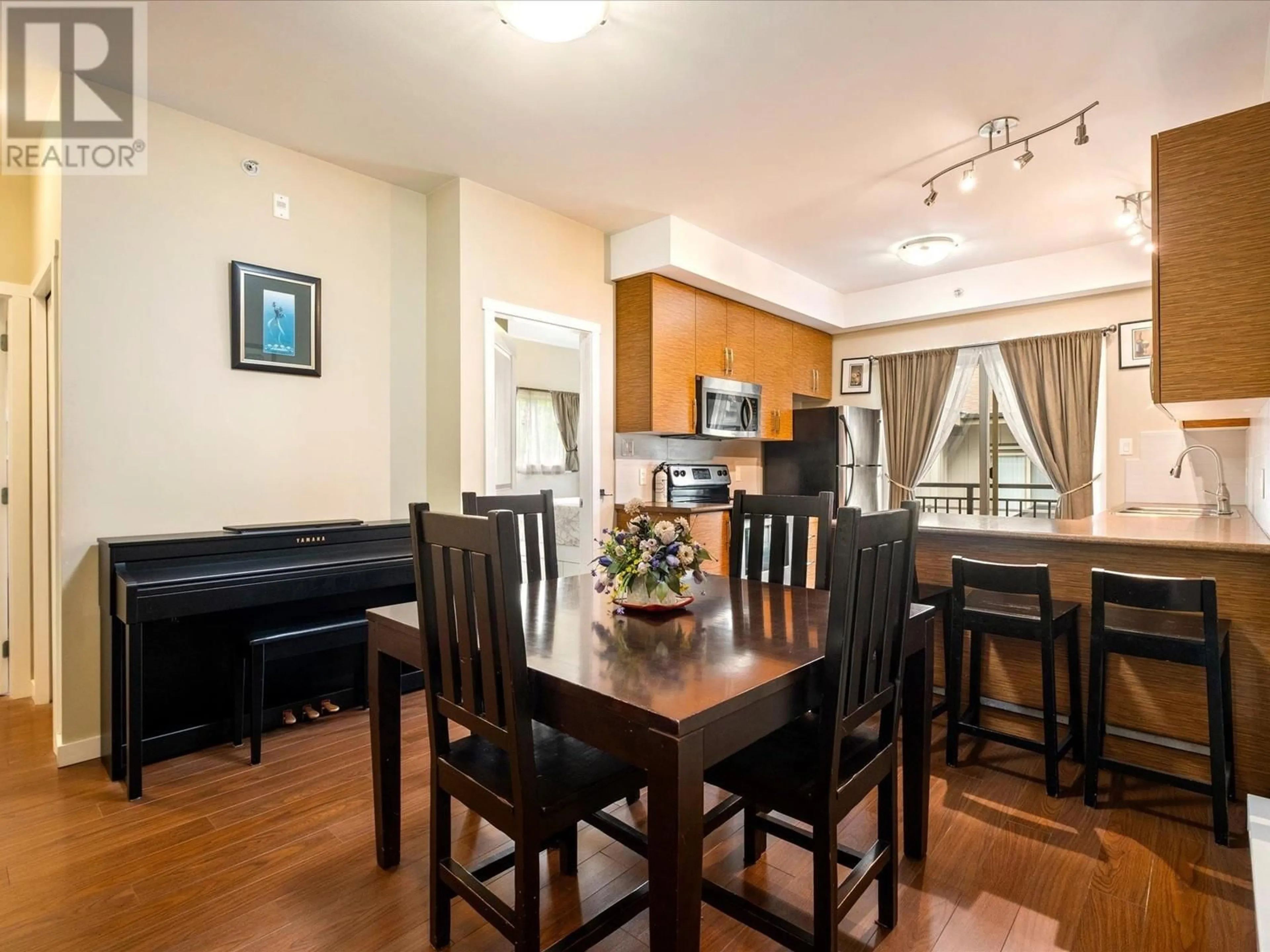 Dining room, wood/laminate floor for 8 - 7450 PROSPECT STREET, Pemberton British Columbia V0N2L1