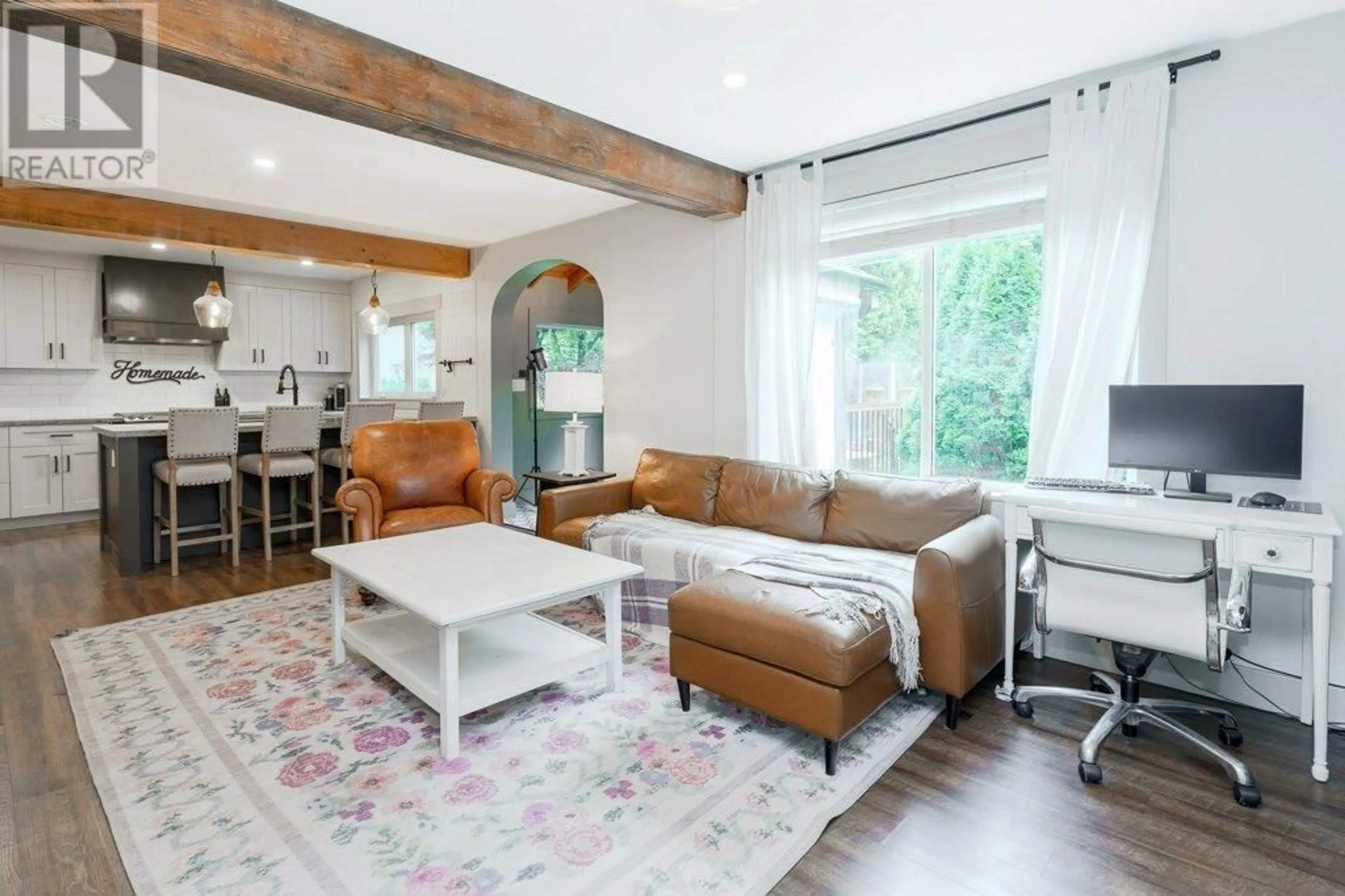 Living room with furniture, wood/laminate floor for 20831 RIVER ROAD, Maple Ridge British Columbia V2X1Z8