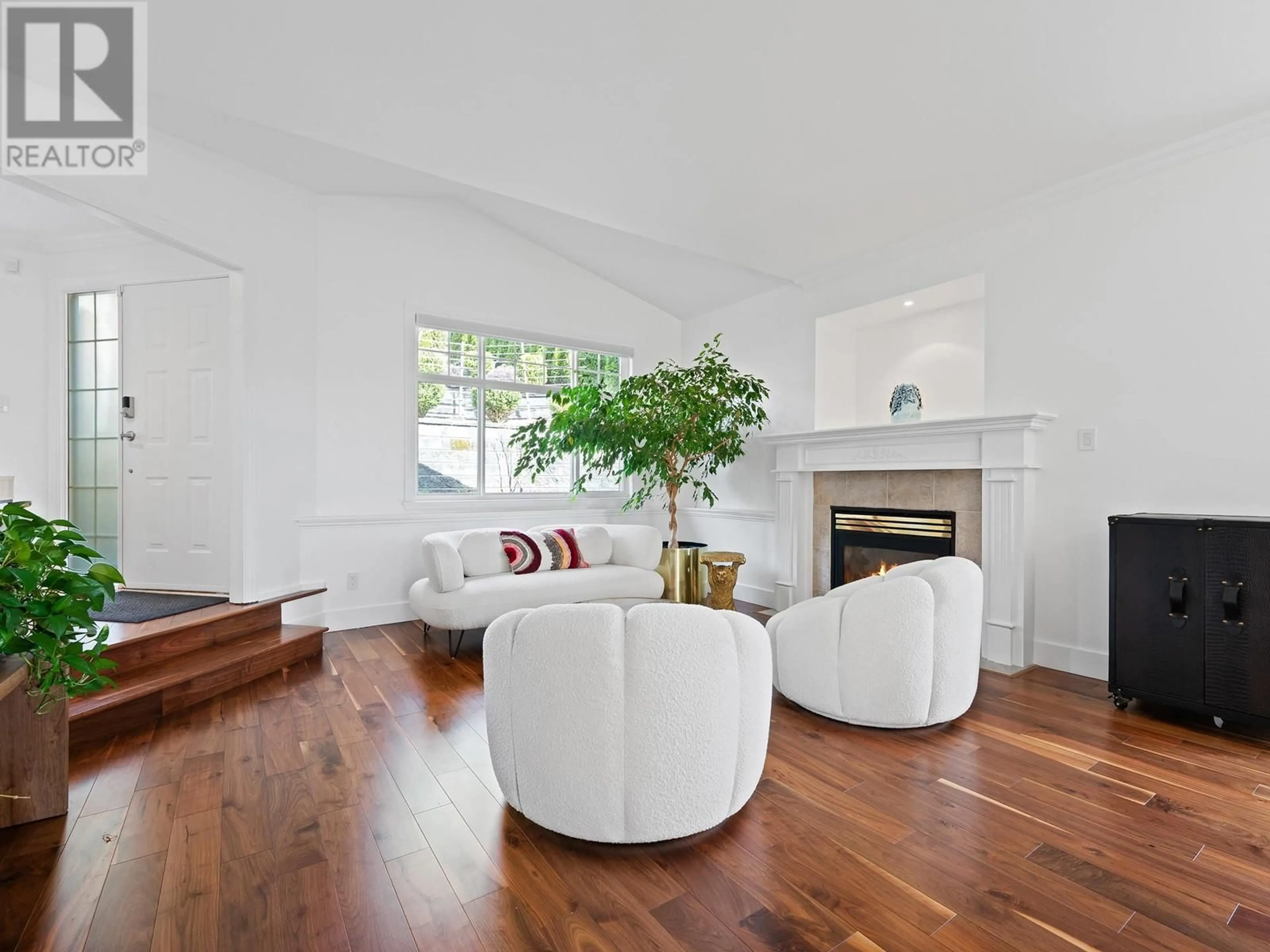 Living room with furniture, wood/laminate floor for 1075 ADDERLEY STREET, North Vancouver British Columbia V7L1T4