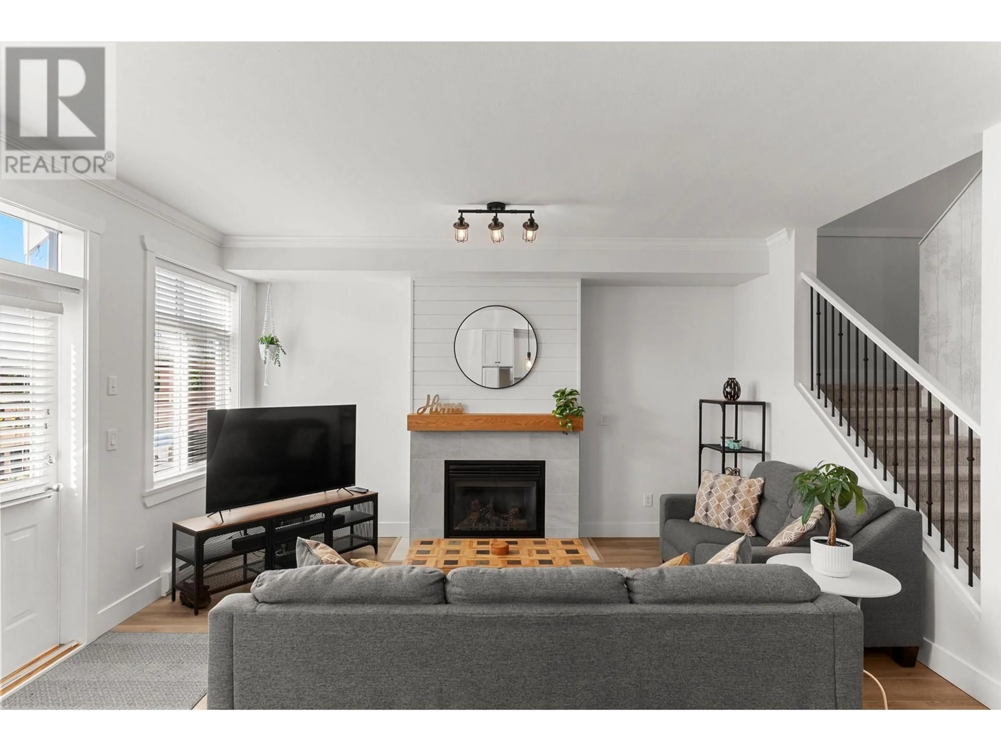 Living room with furniture, unknown for 4 - 4910 CENTRAL AVENUE, Ladner British Columbia V4K2G6