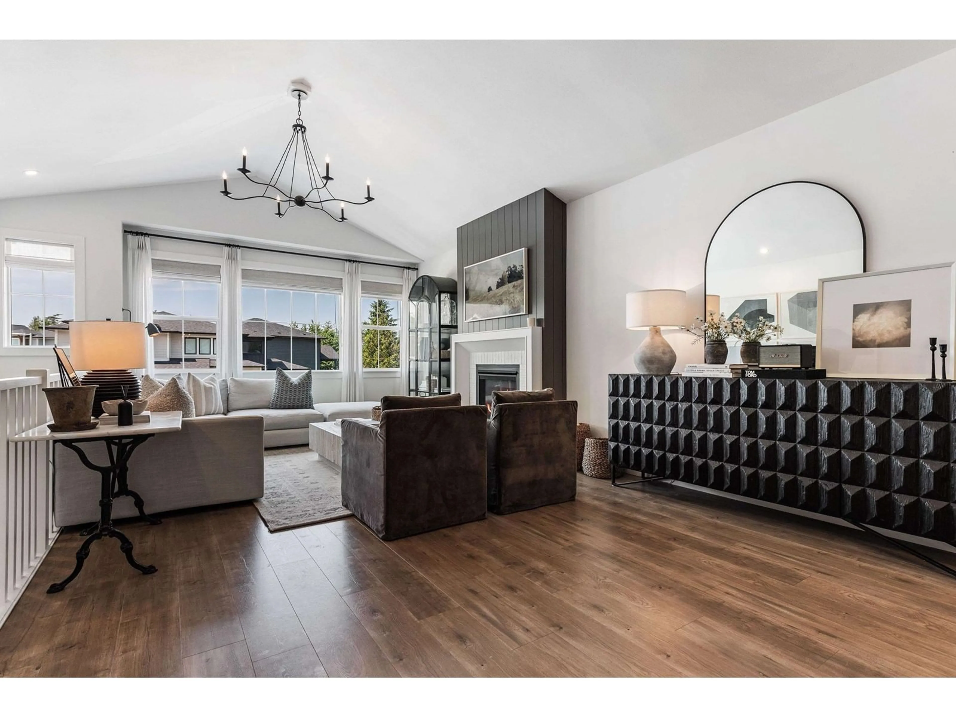 Living room with furniture, wood/laminate floor for 46382 UPLANDS ROAD, Chilliwack British Columbia V2R4W1