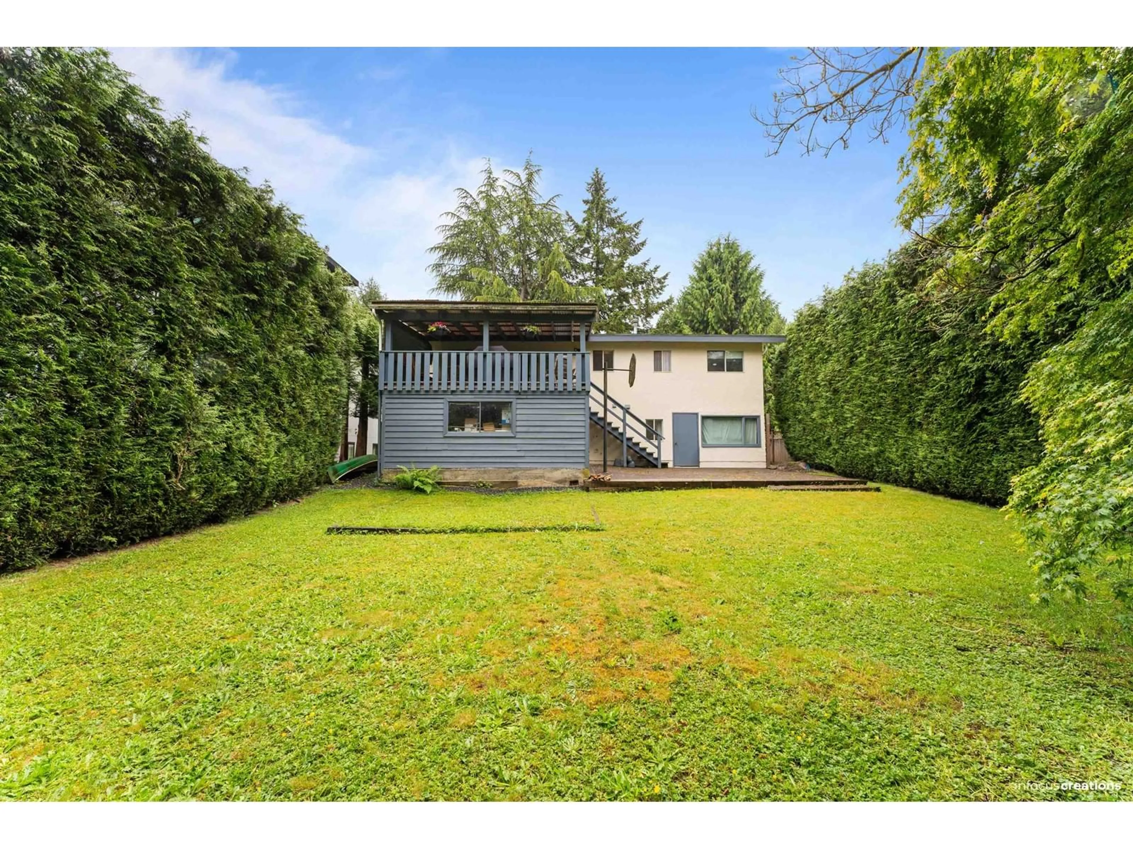 A pic from outside/outdoor area/front of a property/back of a property/a pic from drone, unknown for 13821 77A, Surrey British Columbia V3W5Z3