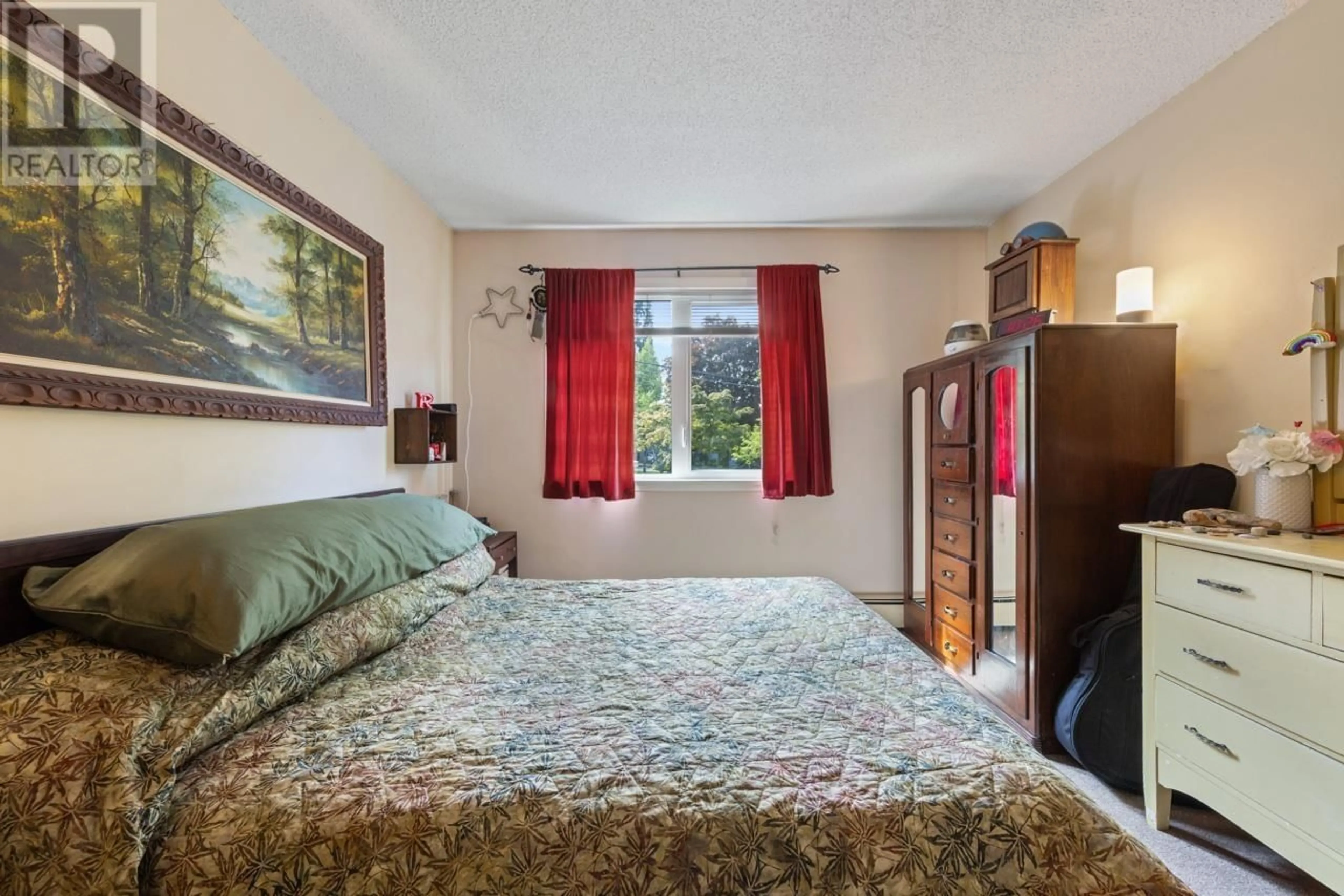 Bedroom with bed, unknown for 208 - 2320 TRINITY STREET, Vancouver British Columbia V5L4W7