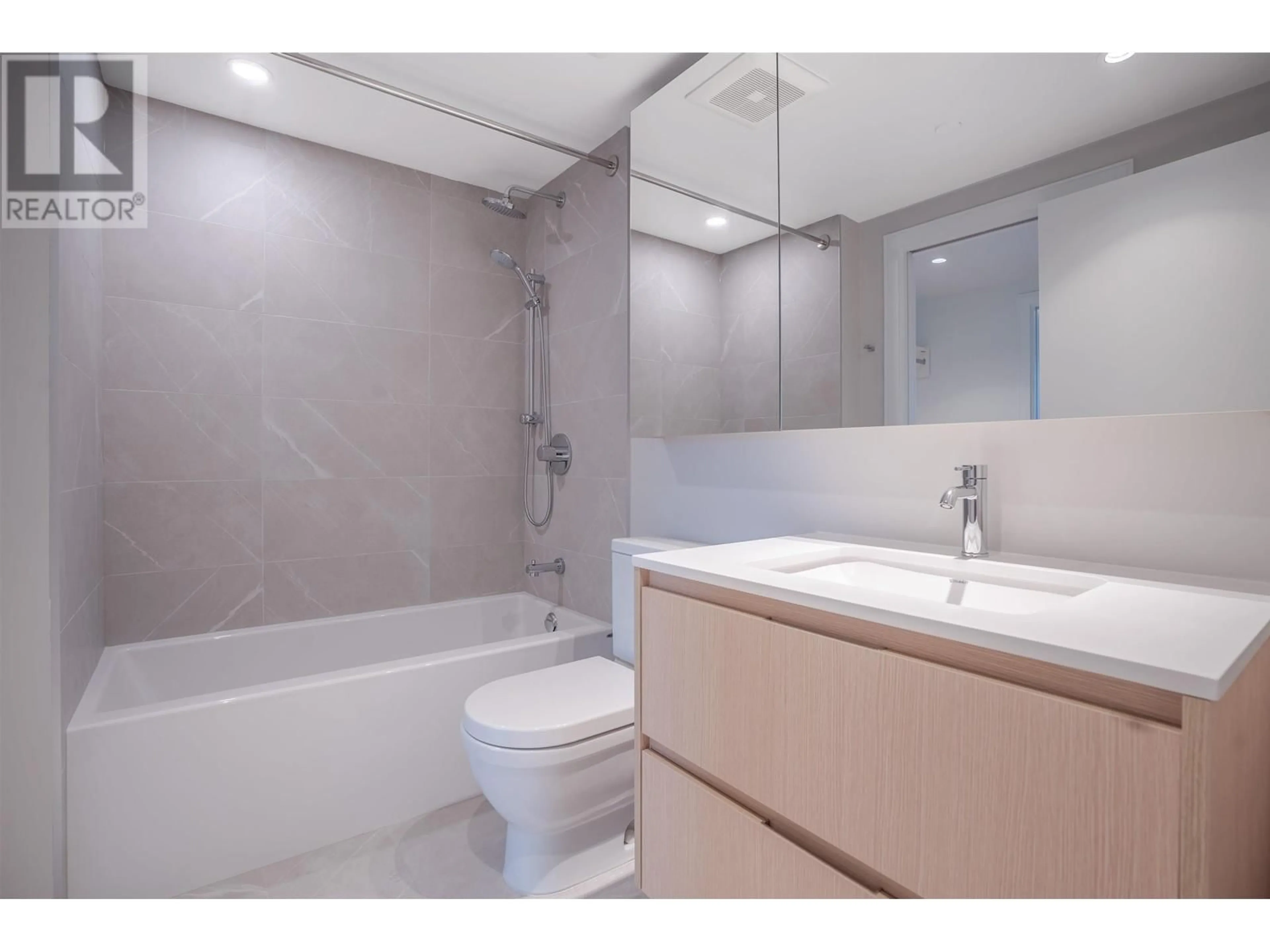 Standard bathroom, ceramic/tile floor for 2202 - 1500 FERN STREET, North Vancouver British Columbia V7J0B6