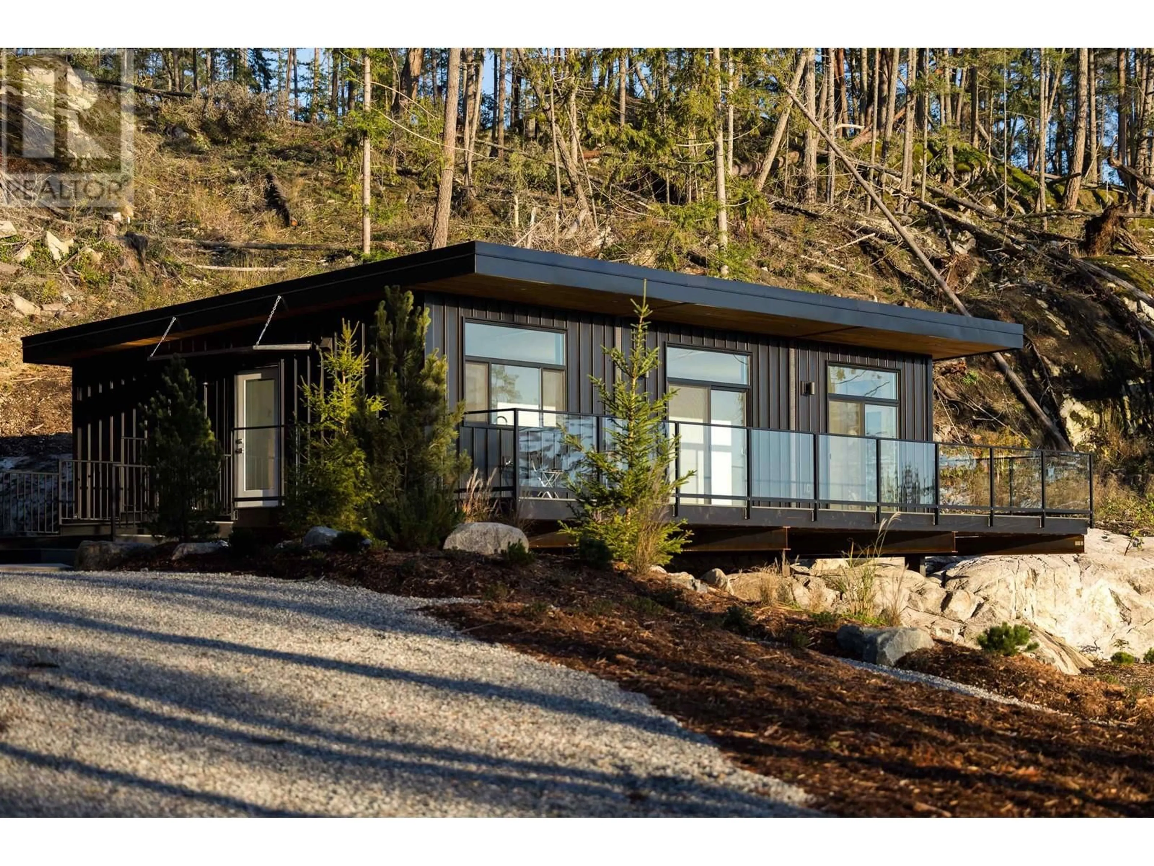 Home with vinyl exterior material, unknown for 5782 SARGEANT BAY HEIGHTS ROAD, Halfmoon Bay British Columbia V7Z1C3
