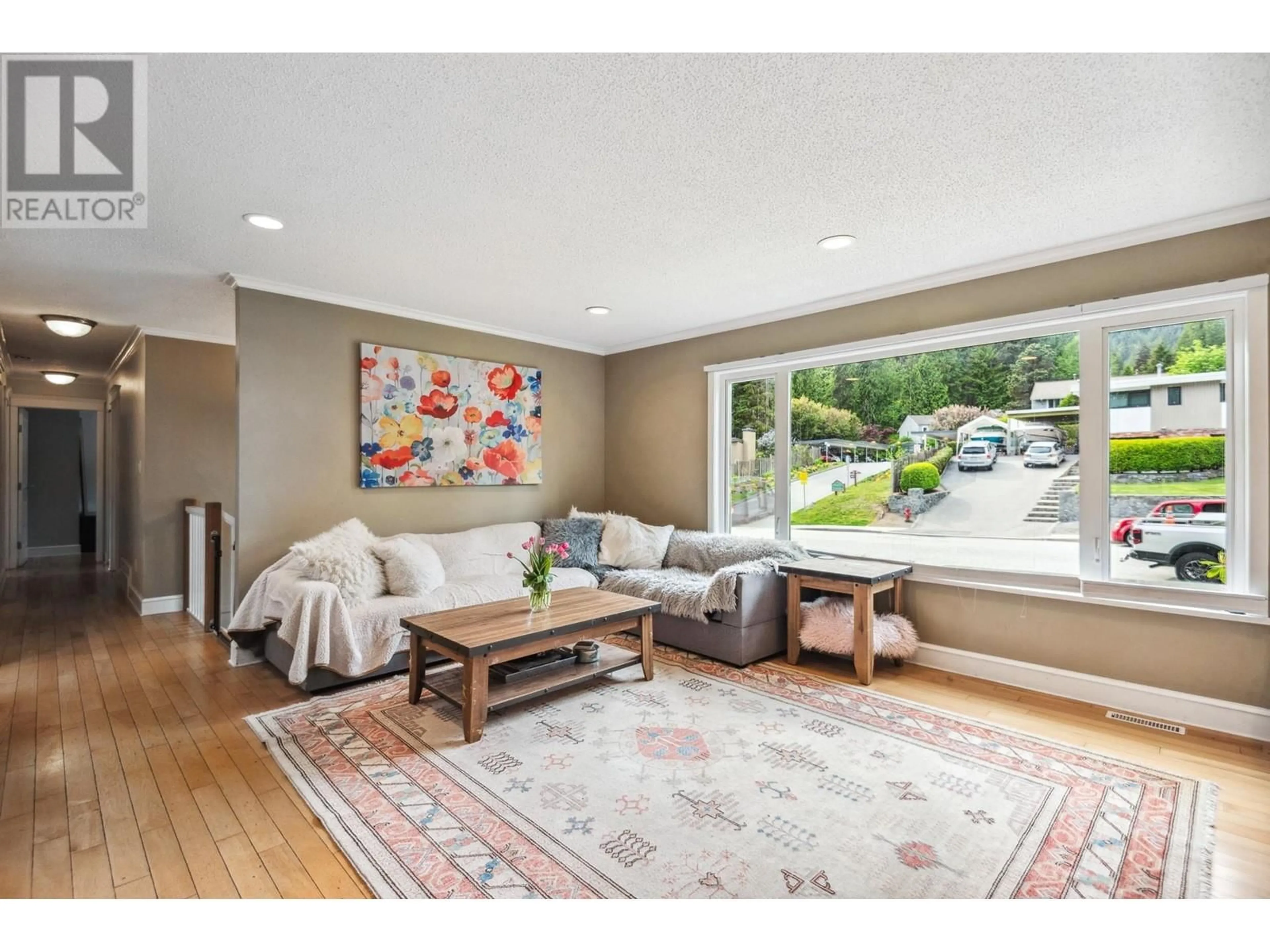 Living room with furniture, unknown for 4632 HOSKINS ROAD, North Vancouver British Columbia V7K2R1