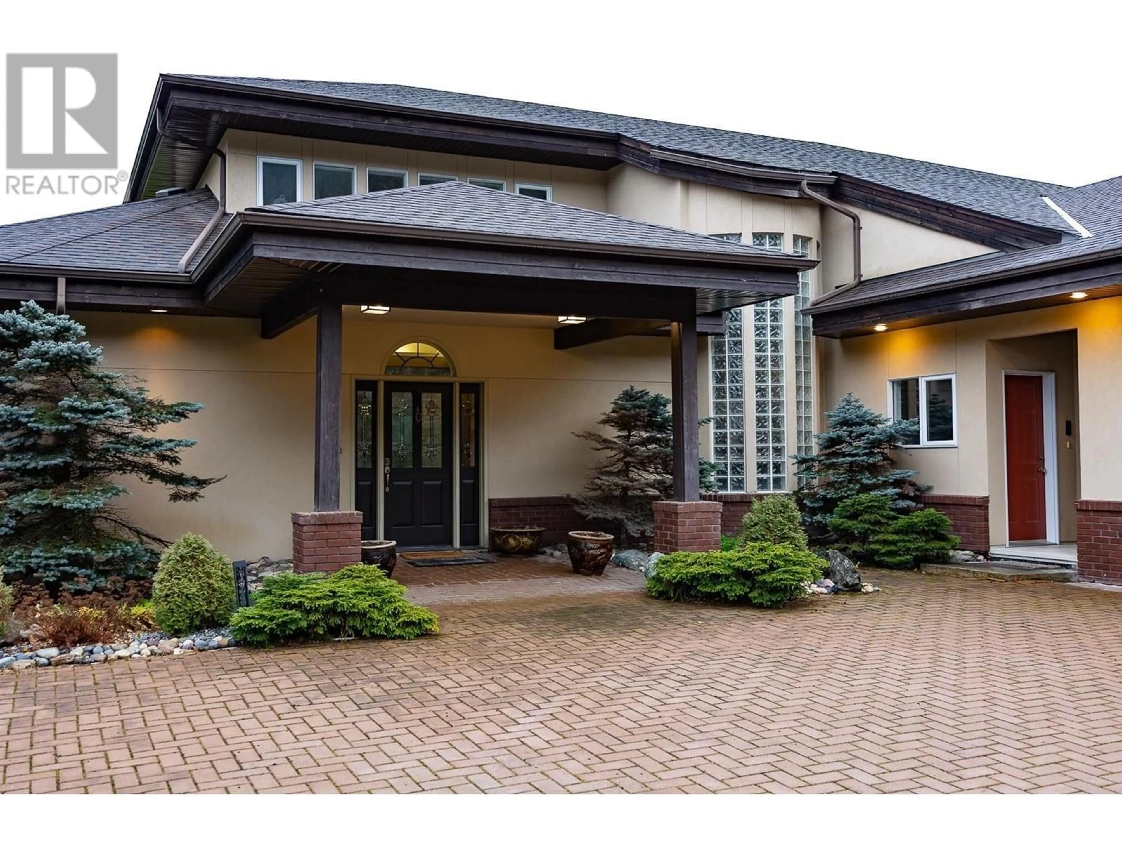 Indoor foyer for 9193 SUNSET PLACE, Prince George British Columbia V2K5A1
