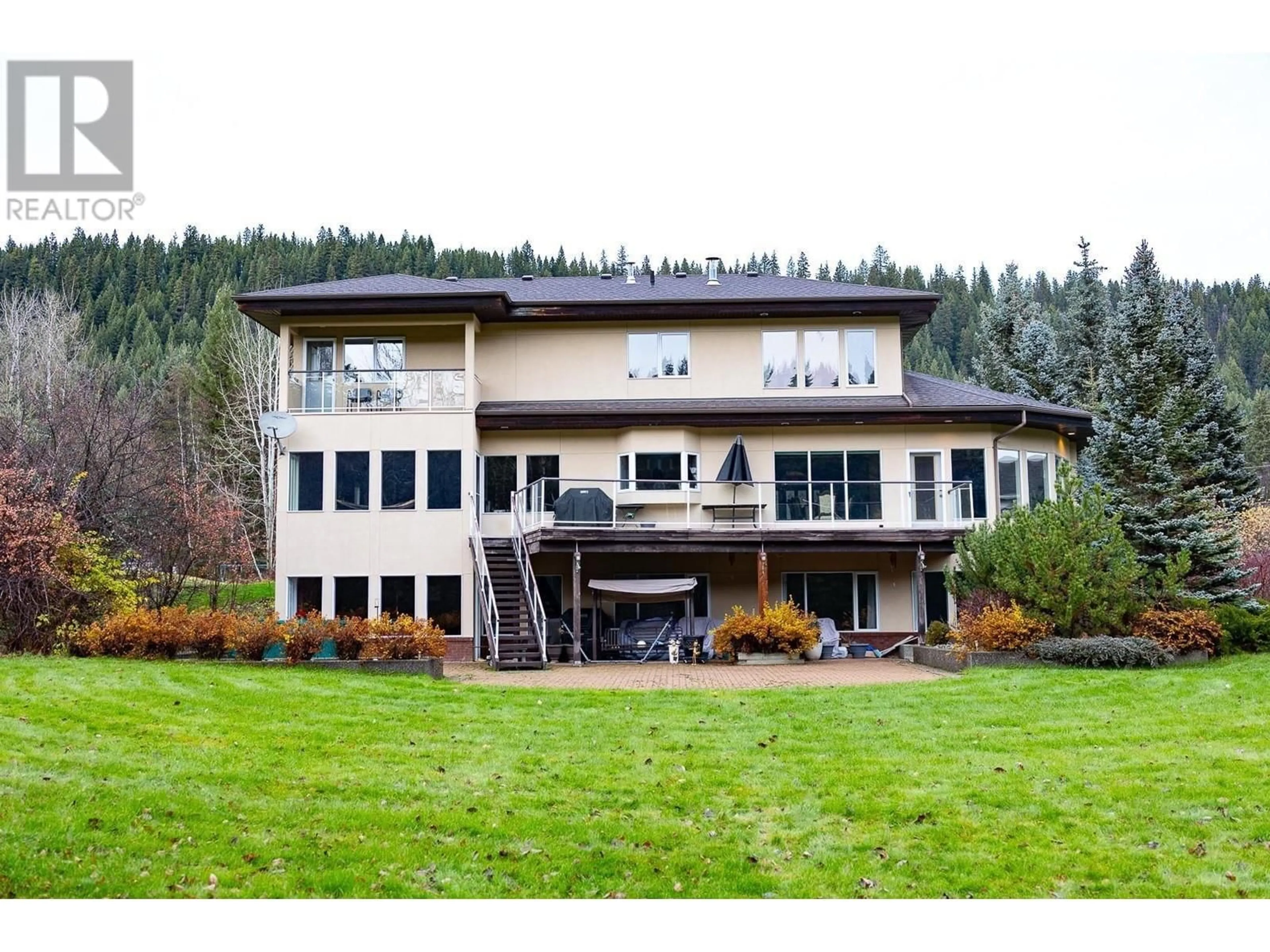 Home with vinyl exterior material, building for 9193 SUNSET PLACE, Prince George British Columbia V2K5A1