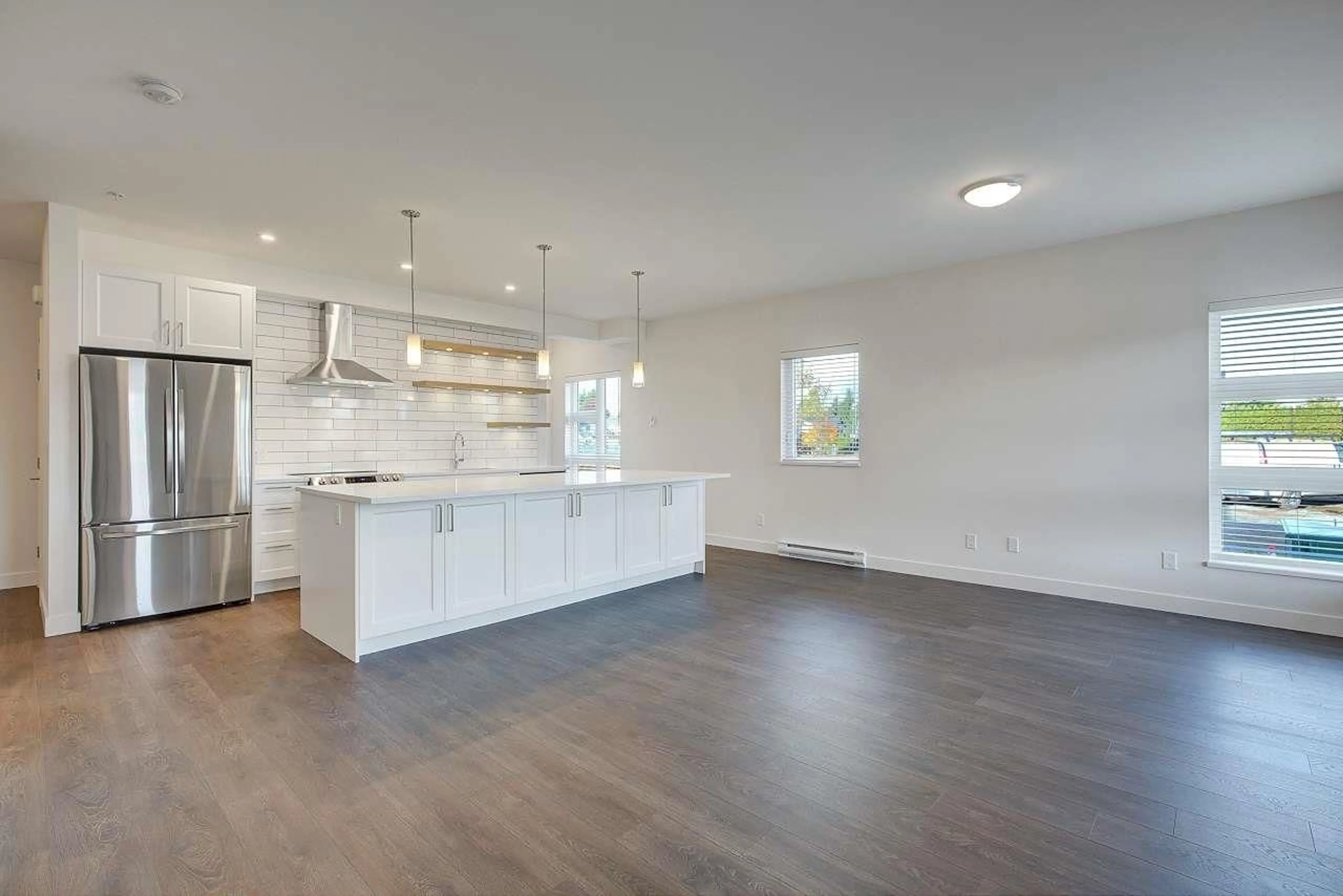Open concept kitchen, unknown for 2 - 1419 MCCALLUM, Abbotsford British Columbia V2S8B2