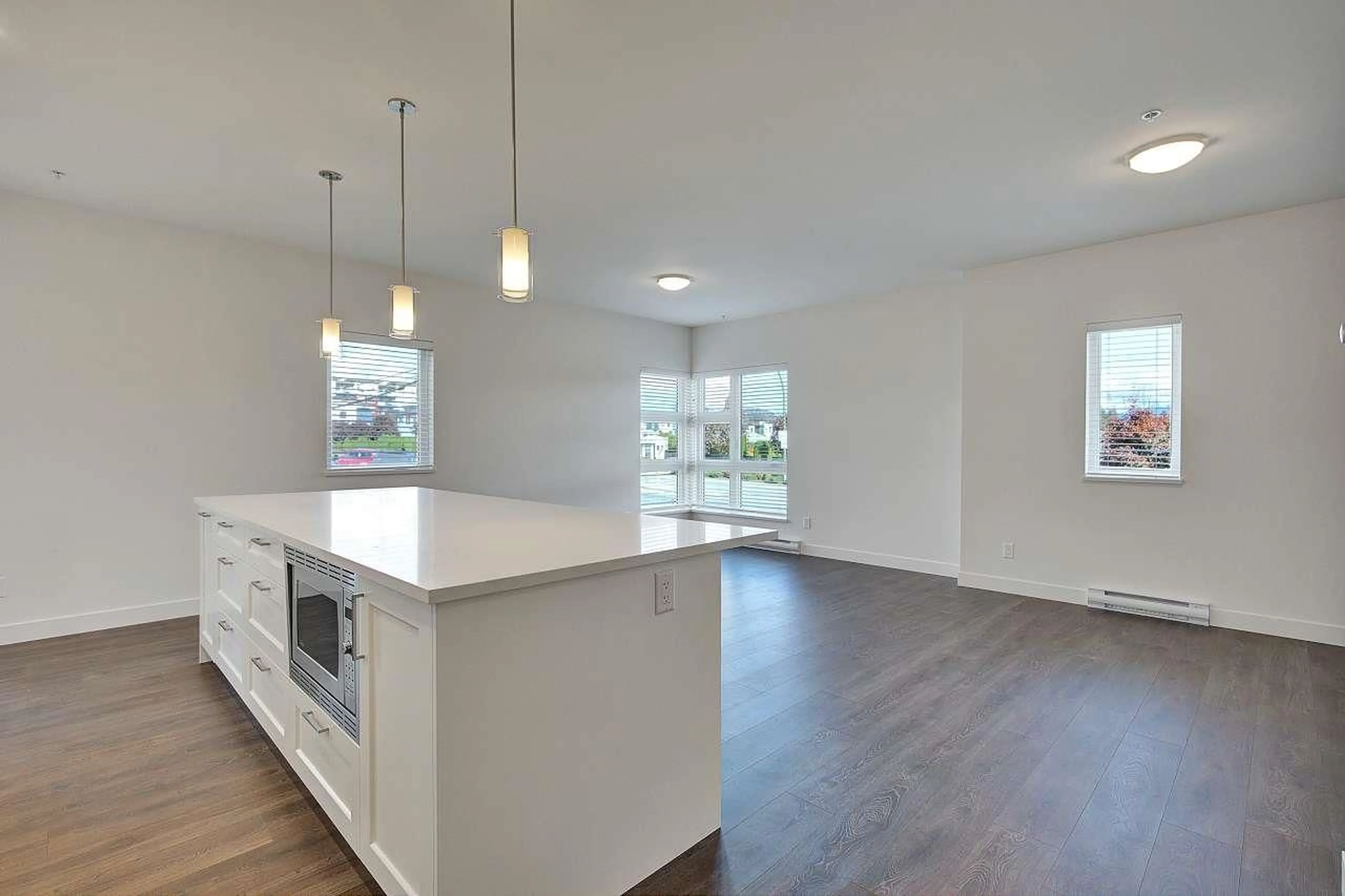 Open concept kitchen, unknown for 2 - 1419 MCCALLUM, Abbotsford British Columbia V2S8B2