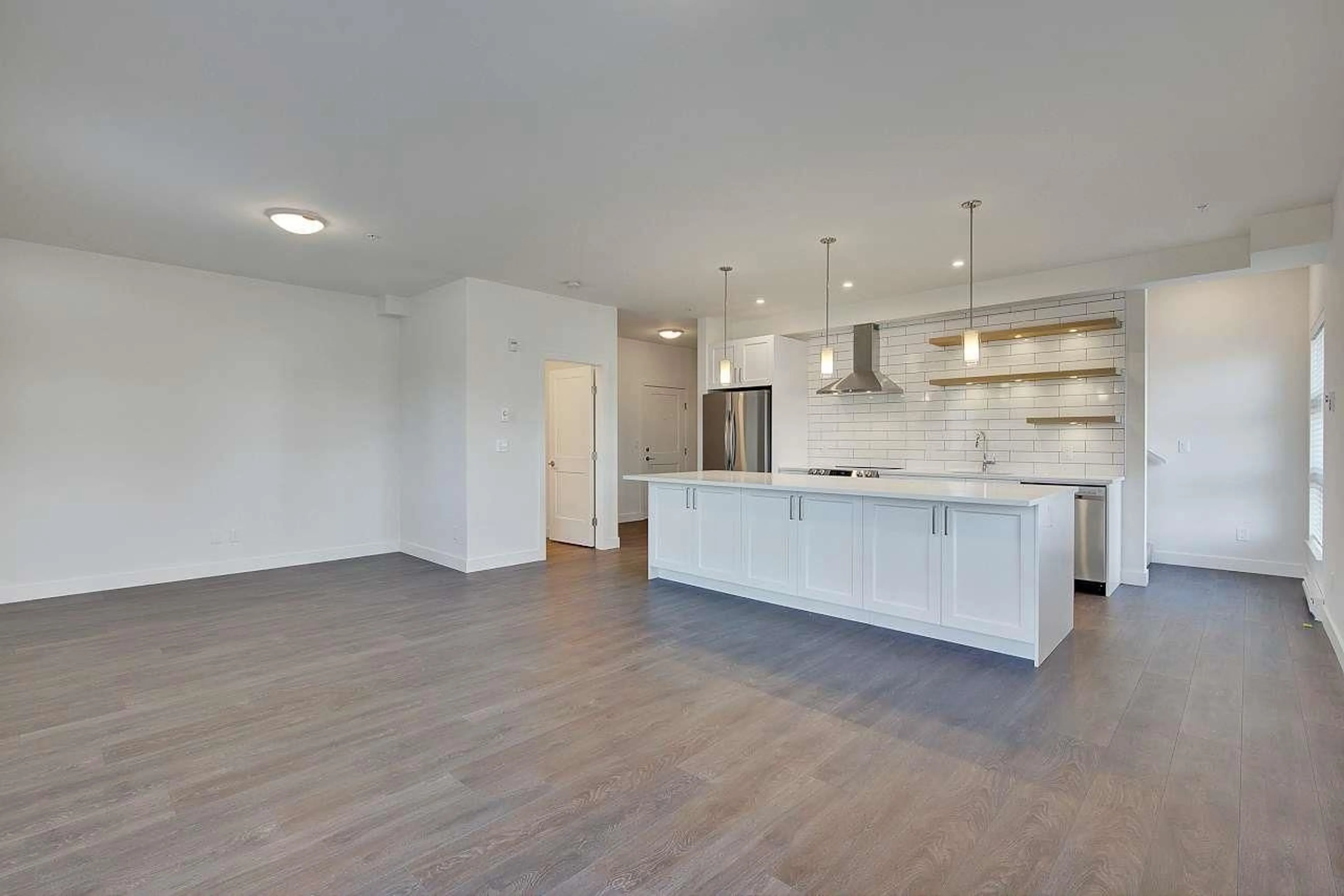 Open concept kitchen, unknown for 2 - 1419 MCCALLUM, Abbotsford British Columbia V2S8B2