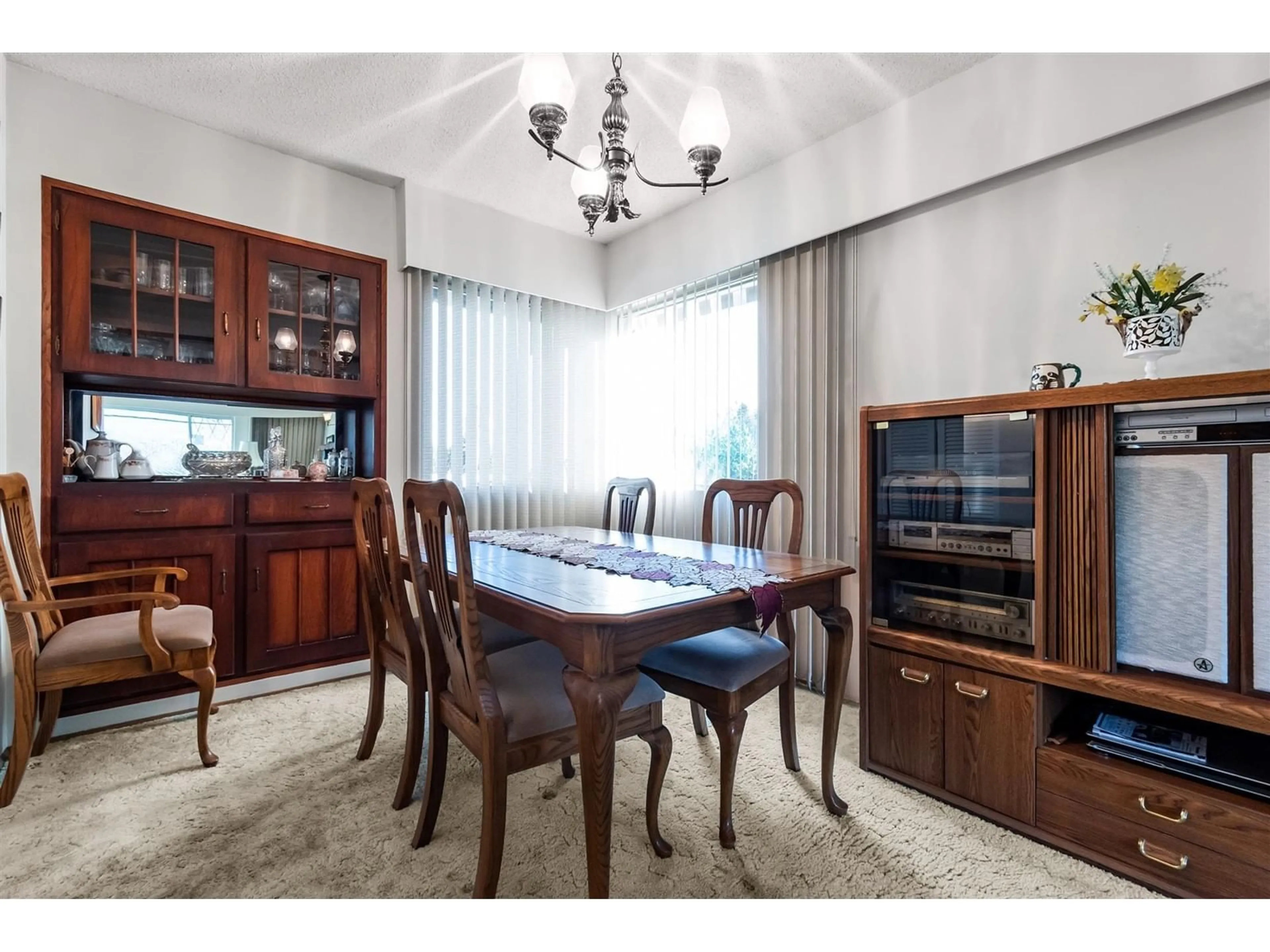 Dining room, unknown for 1518 PARKER, White Rock British Columbia V4B4S5