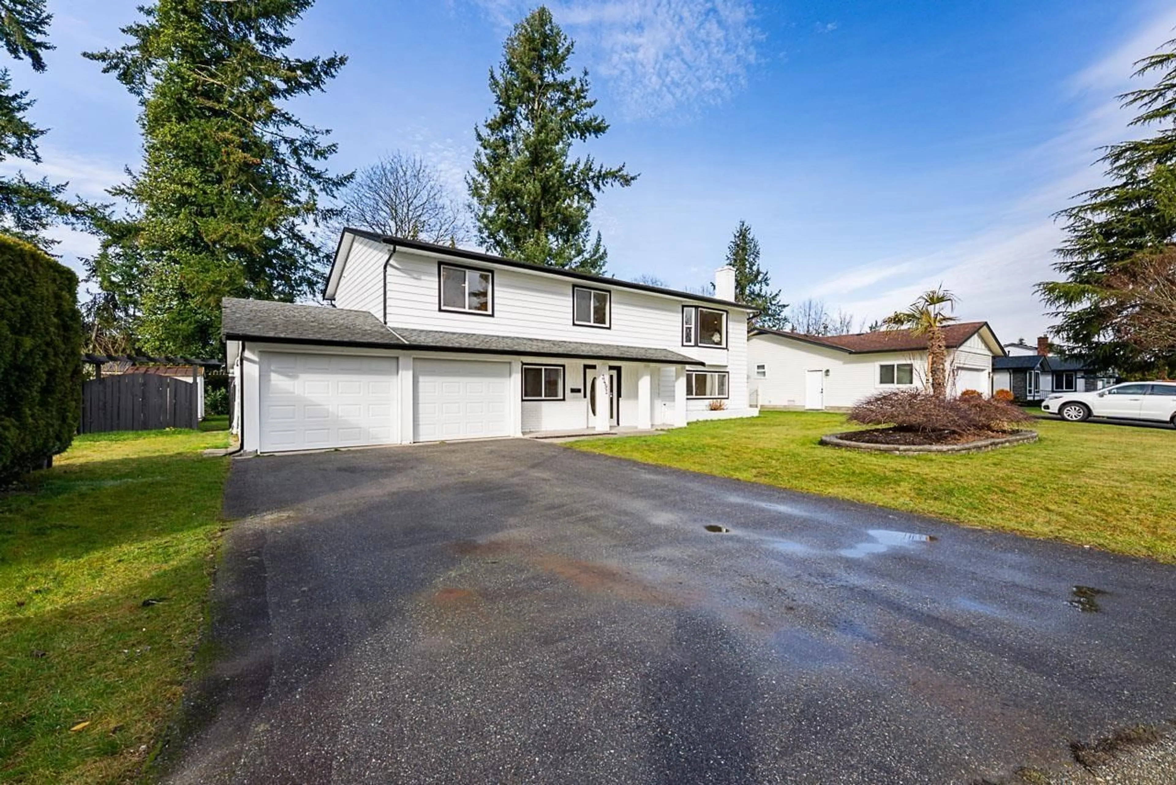 A pic from outside/outdoor area/front of a property/back of a property/a pic from drone, street for 3495 197, Langley British Columbia V3A7C4