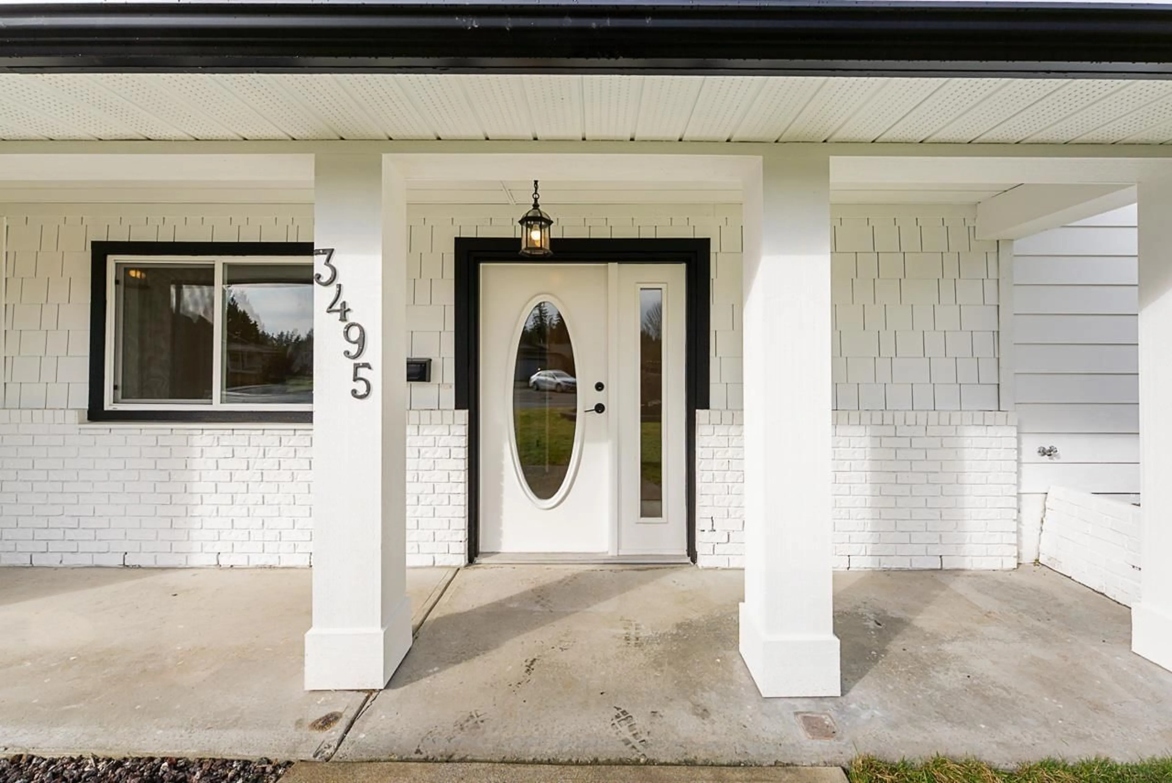 Indoor entryway for 3495 197, Langley British Columbia V3A7C4