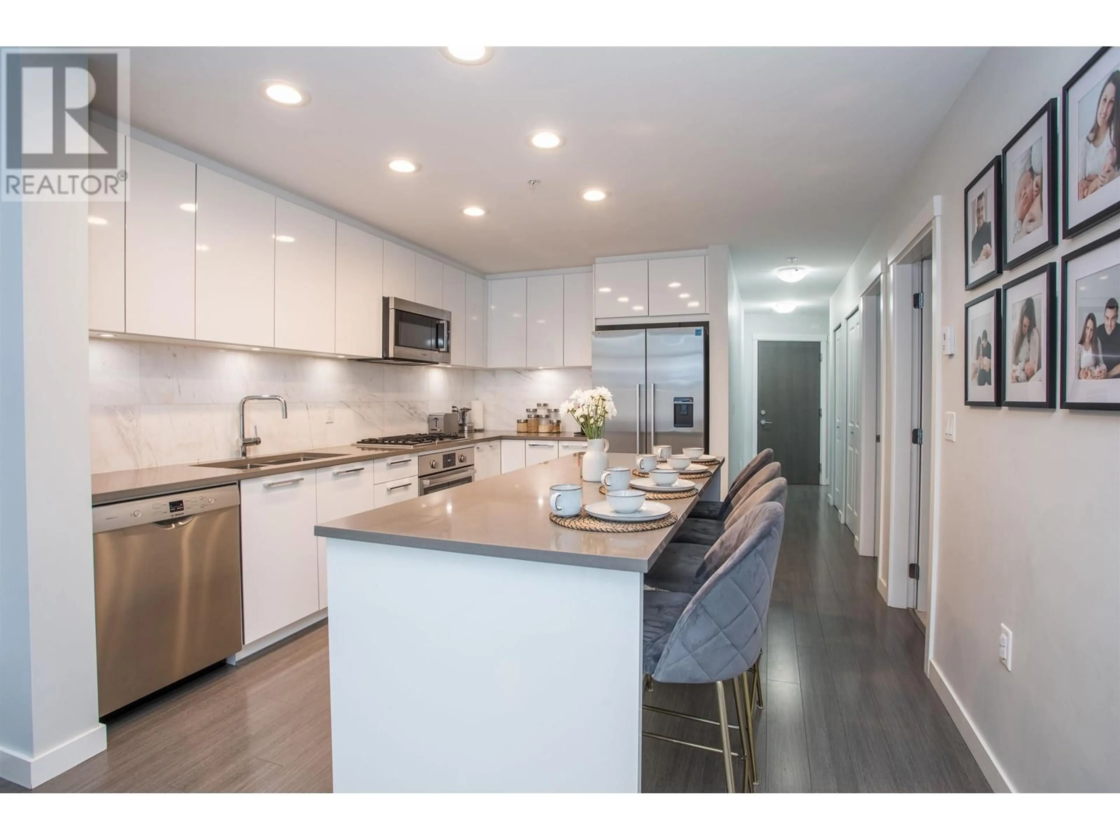 Open concept kitchen, unknown for 413 - 3263 PIERVIEW CRESCENT, Vancouver British Columbia V5S0C3