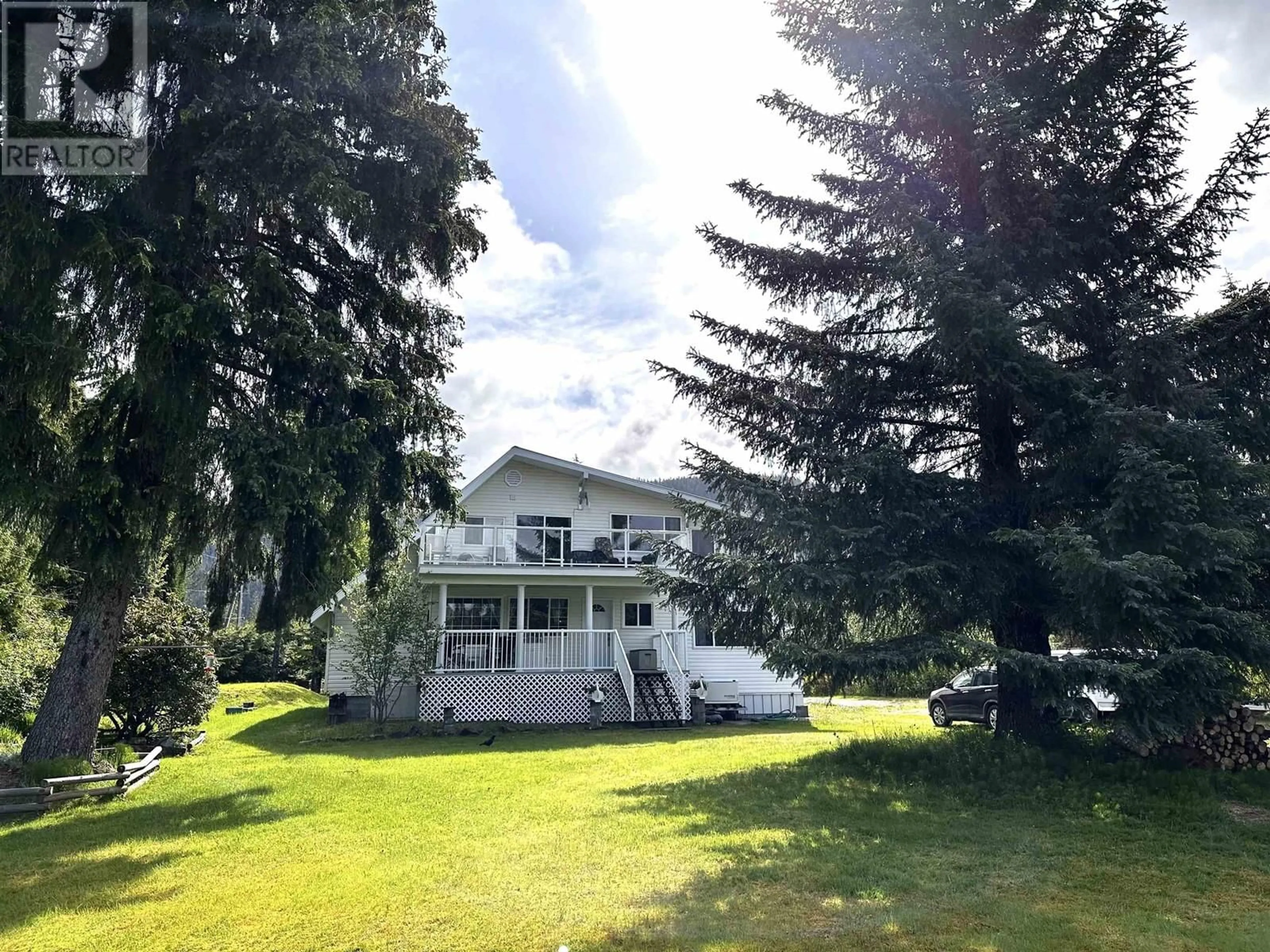 A pic from outside/outdoor area/front of a property/back of a property/a pic from drone, unknown for 2605 FIRST AVENUE, Terrace British Columbia V8G0G2