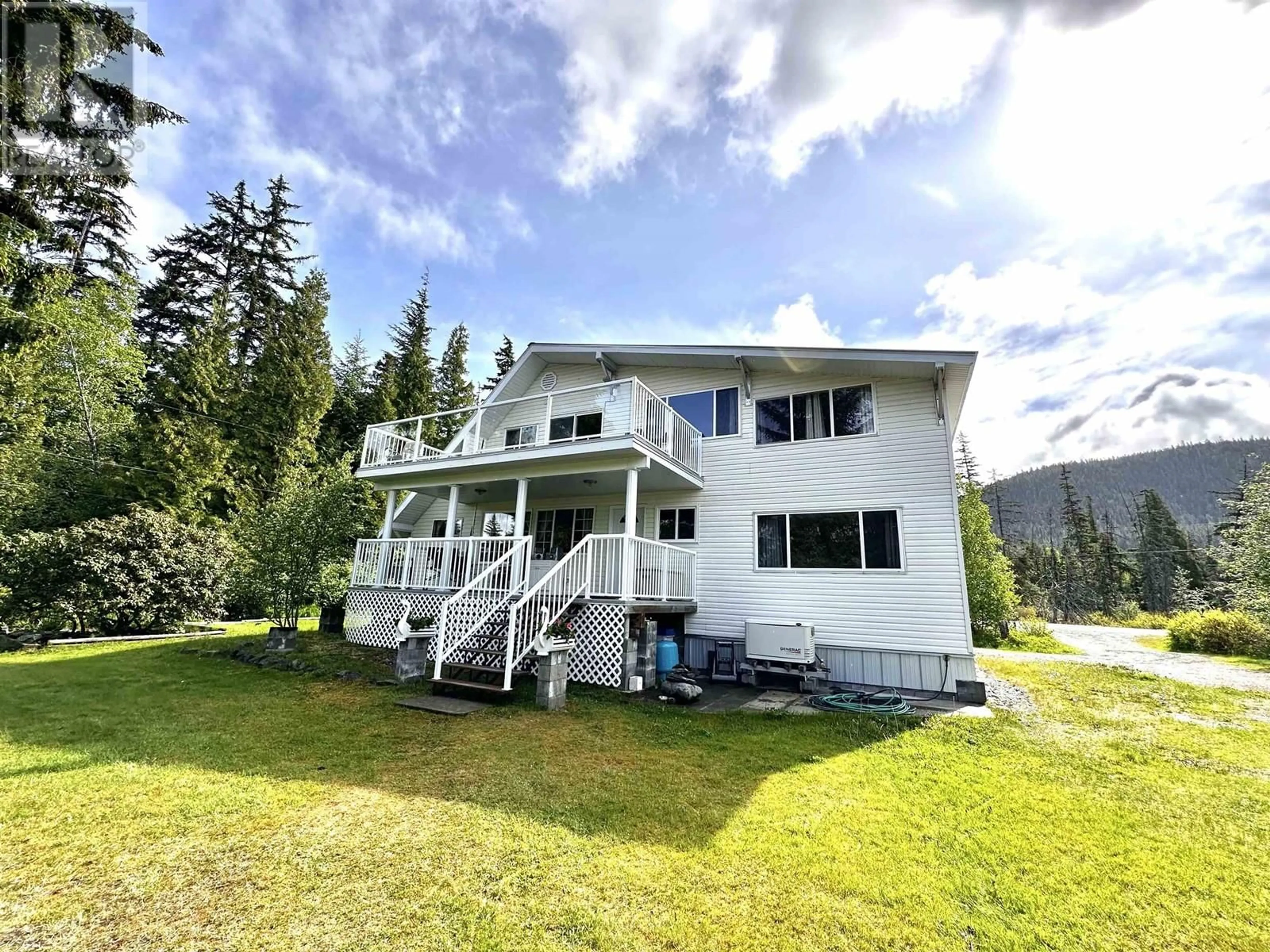 A pic from outside/outdoor area/front of a property/back of a property/a pic from drone, unknown for 2605 FIRST AVENUE, Terrace British Columbia V8G0G2