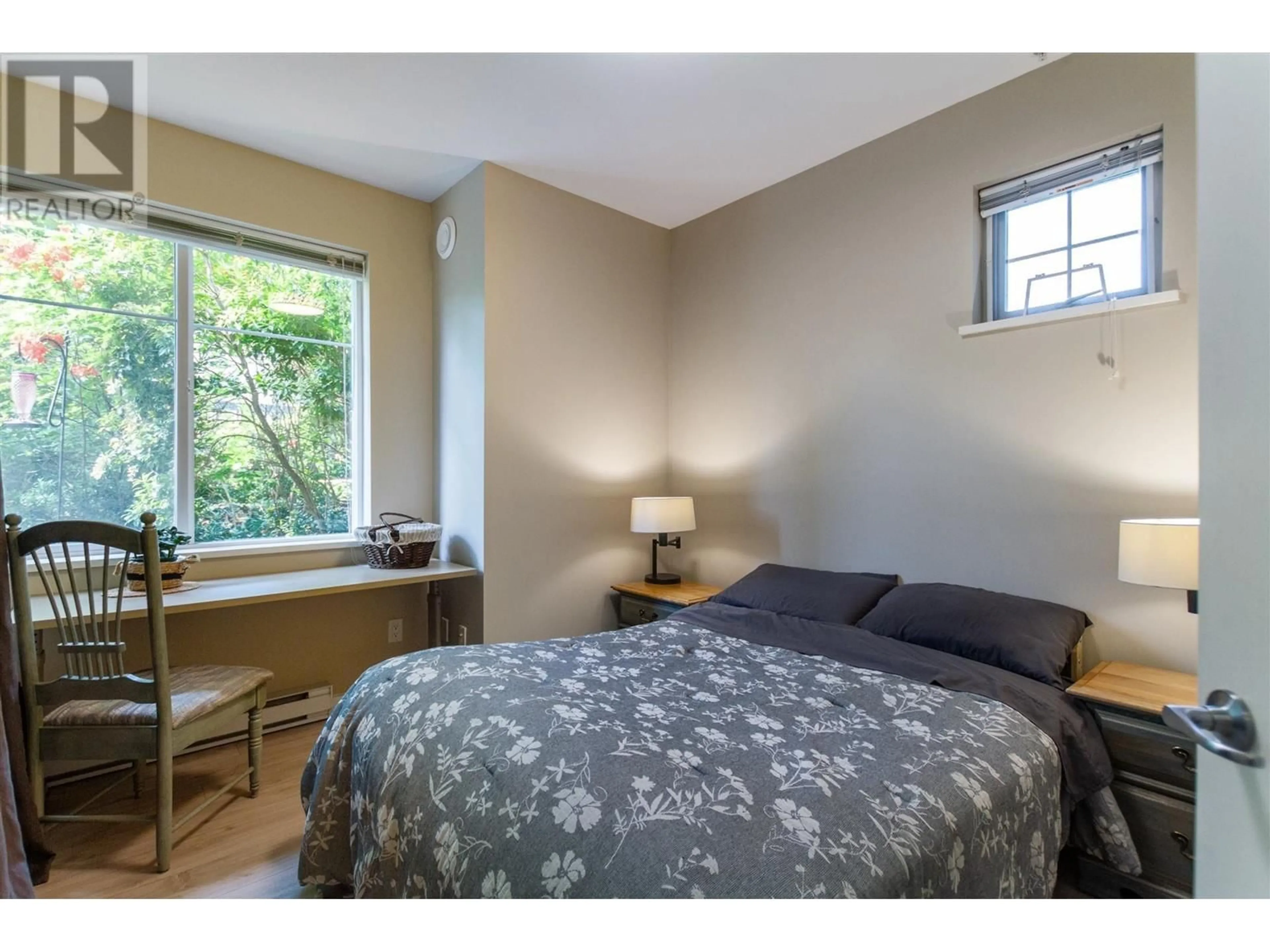 Bedroom with bed, unknown for 108 - 7000 21ST AVENUE, Burnaby British Columbia V5E4P1