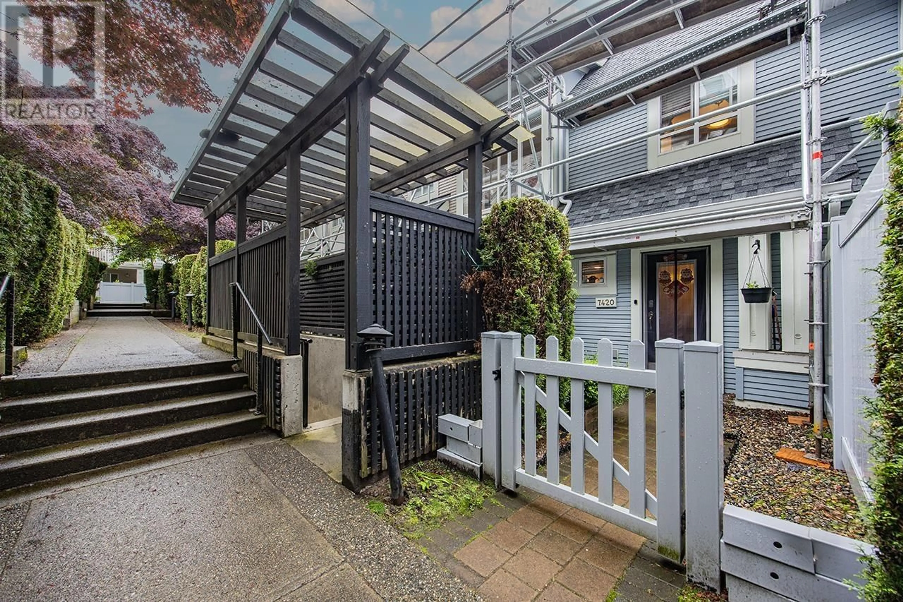 Unknown for 7420 HAWTHORNE TERRACE, Burnaby British Columbia V5E4K6