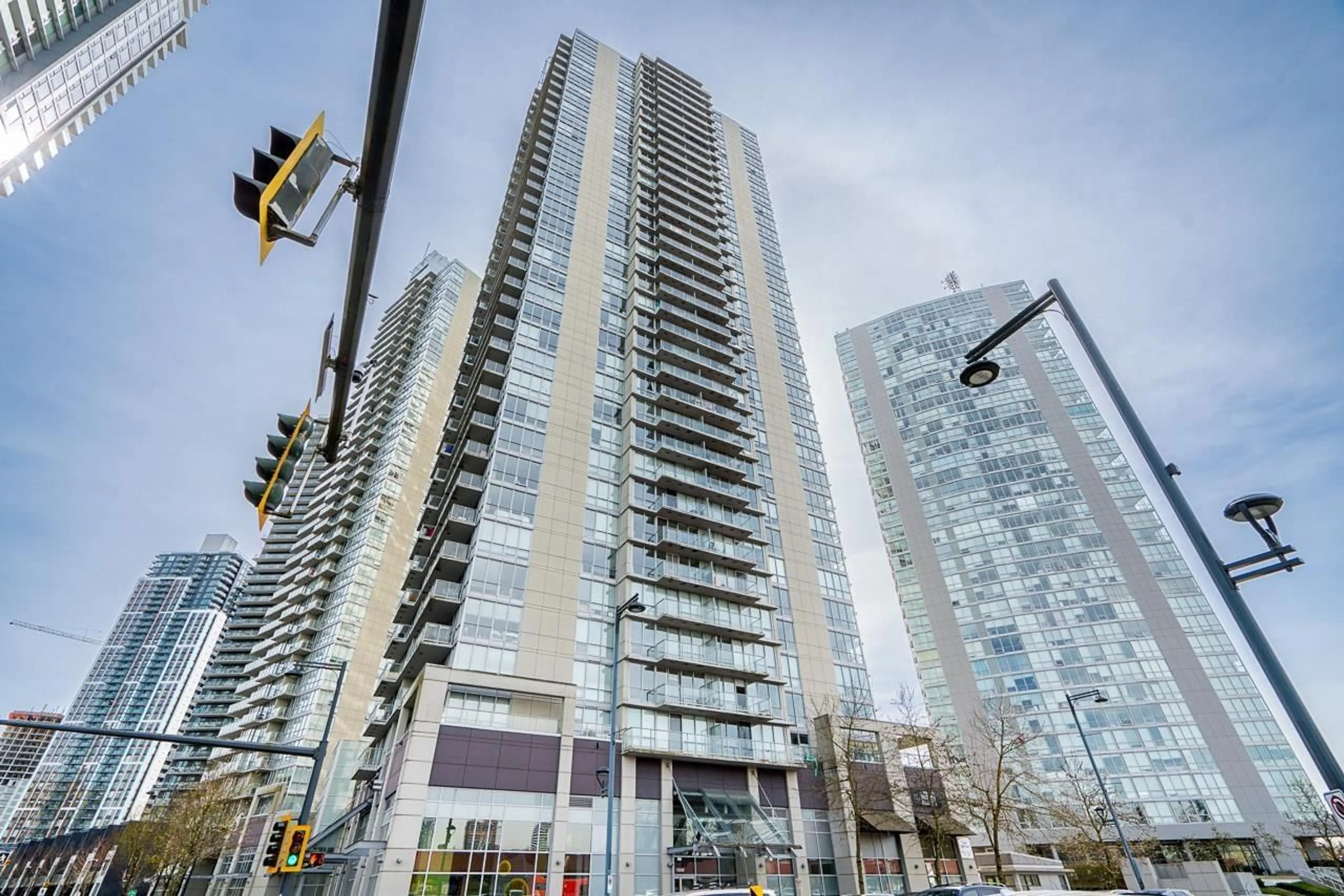 Unknown for 2201 - 13688 100, Surrey British Columbia V3T0G5